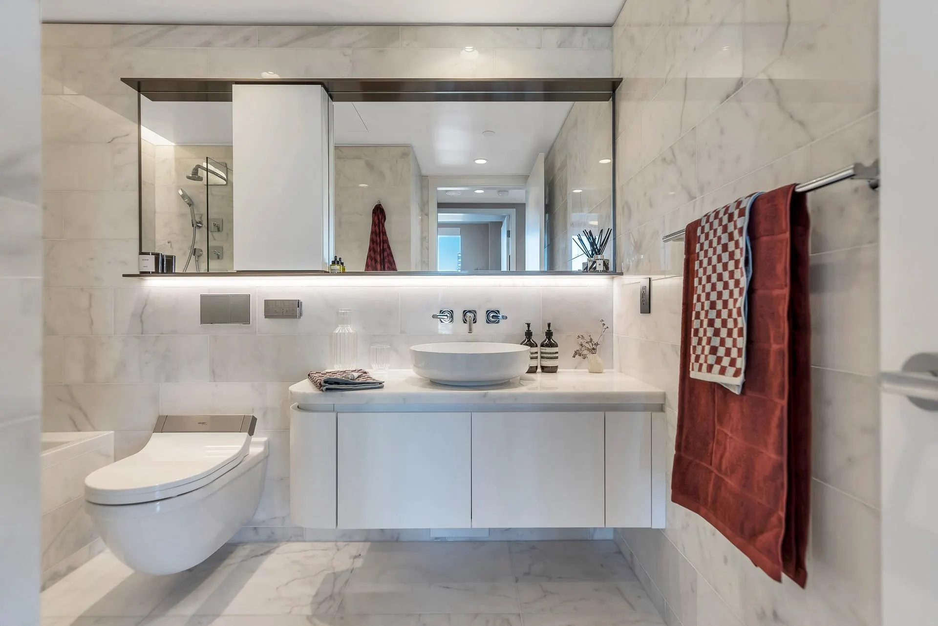 1482 Robson Street #2204
