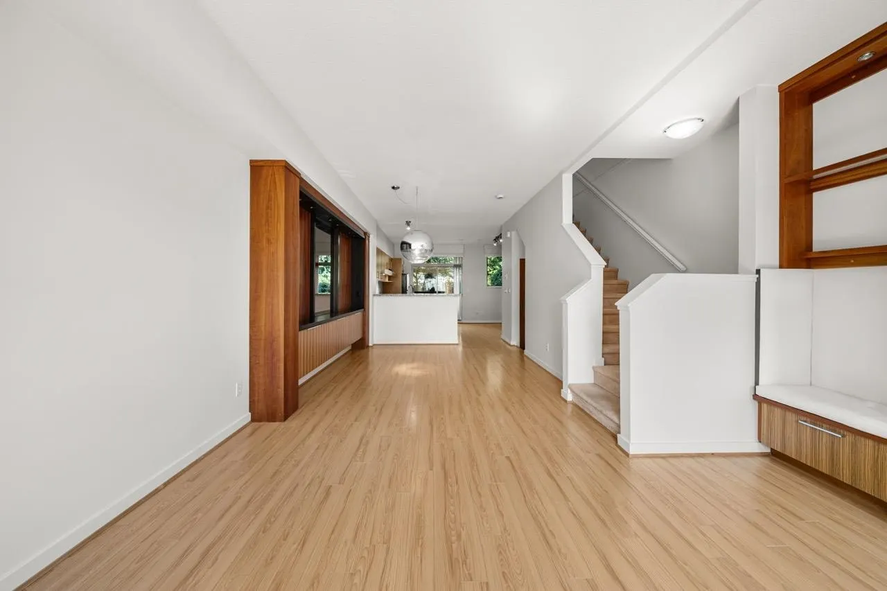 301 Klahanie Drive #3