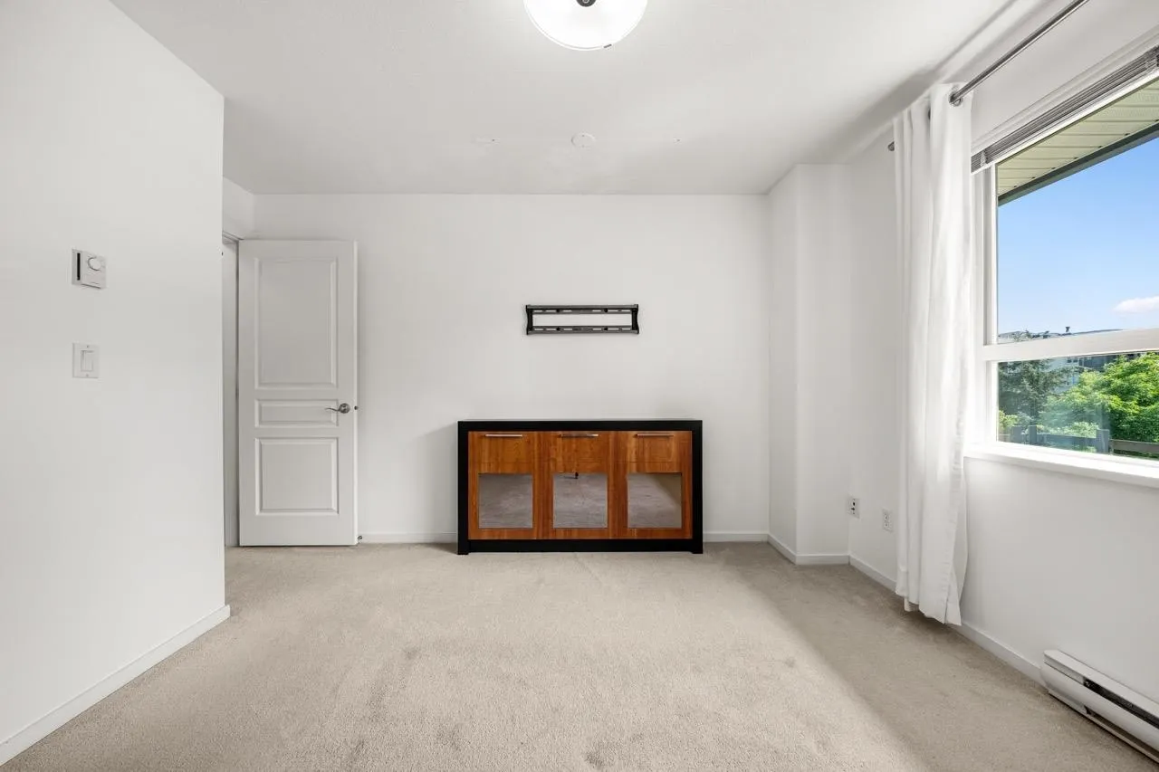301 Klahanie Drive #3
