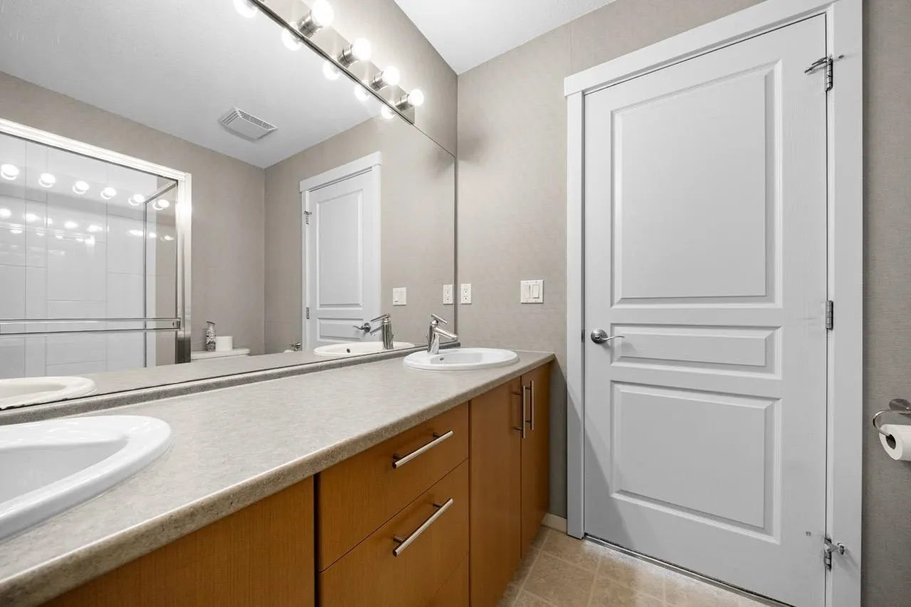 301 Klahanie Drive #3