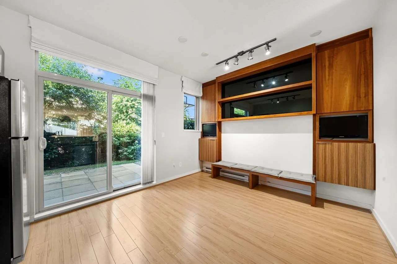 301 Klahanie Drive #3