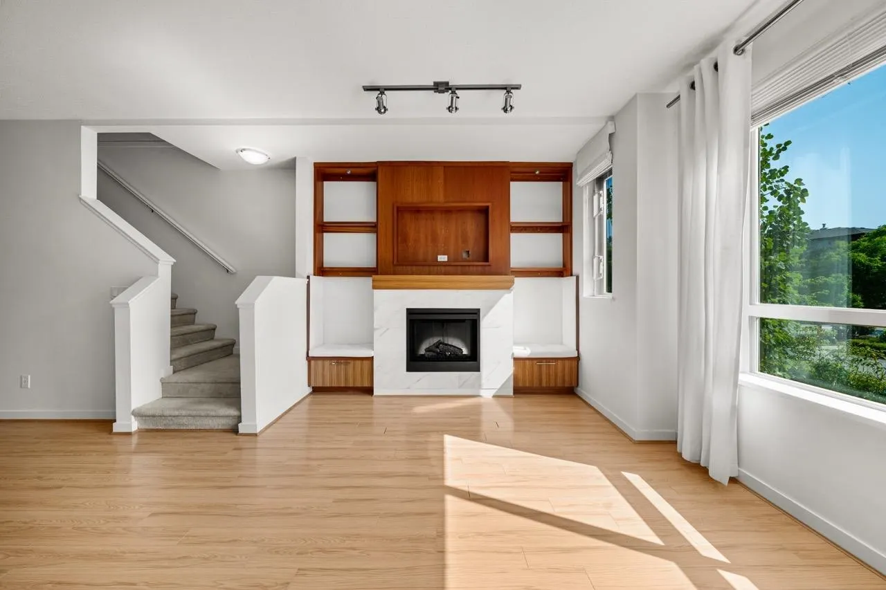 301 Klahanie Drive #3