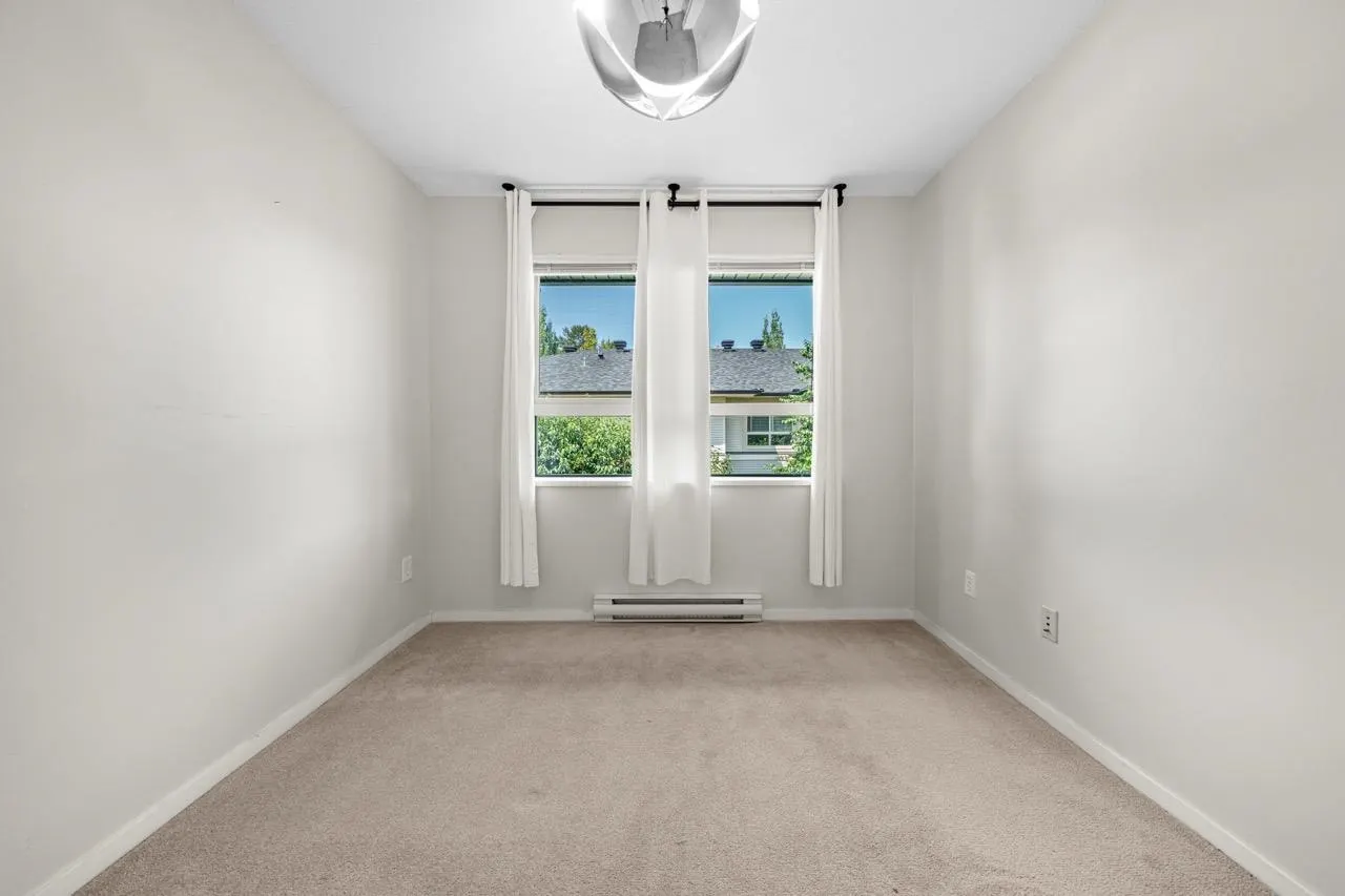 301 Klahanie Drive #3