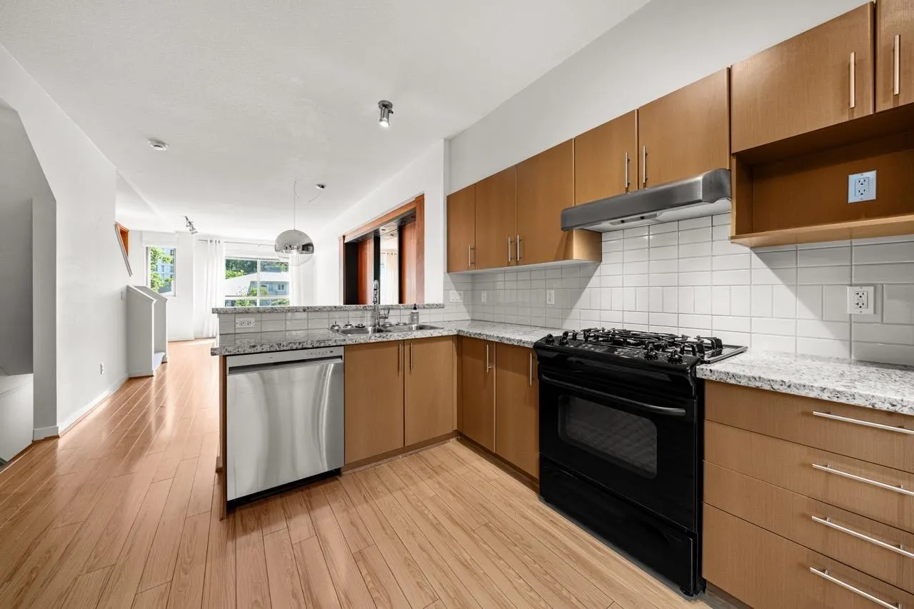 301 Klahanie Drive #3