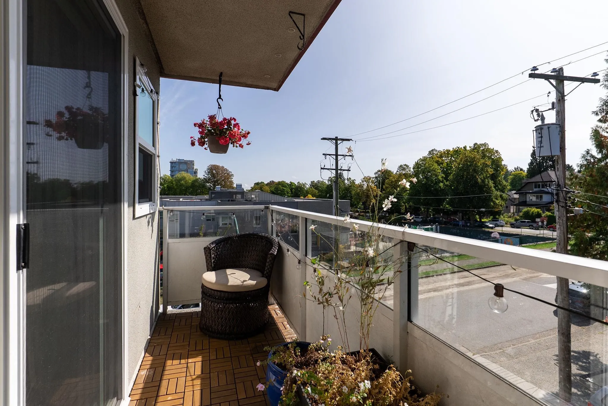 1206 W 14th Avenue #407