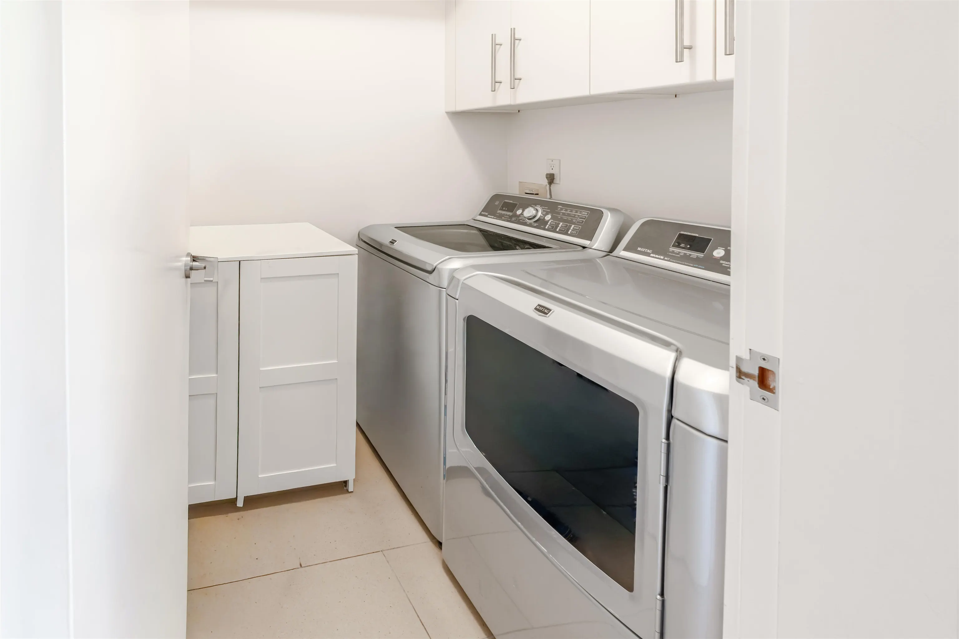 1500 Alberni Street #1B