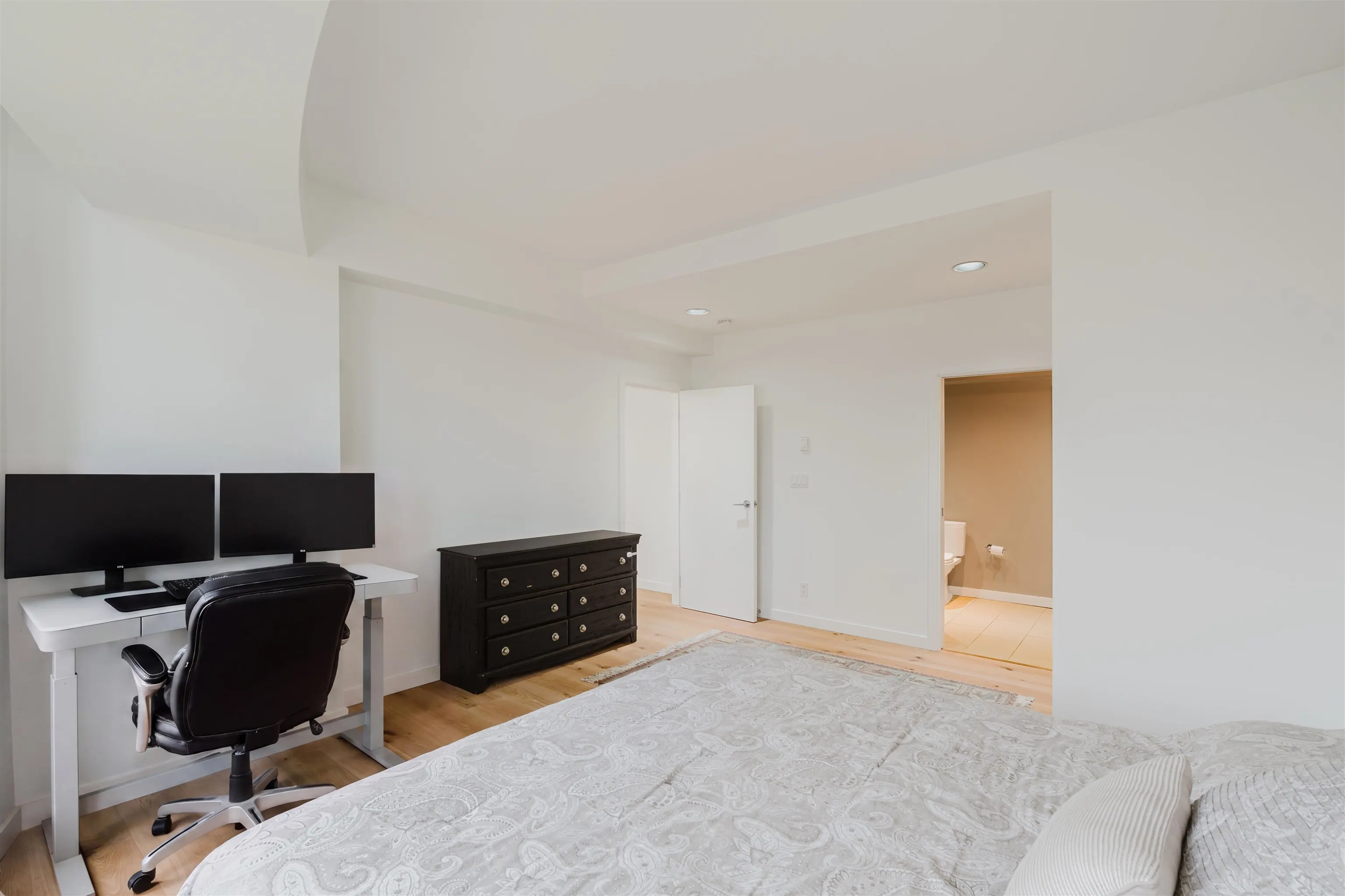 1500 Alberni Street #1B
