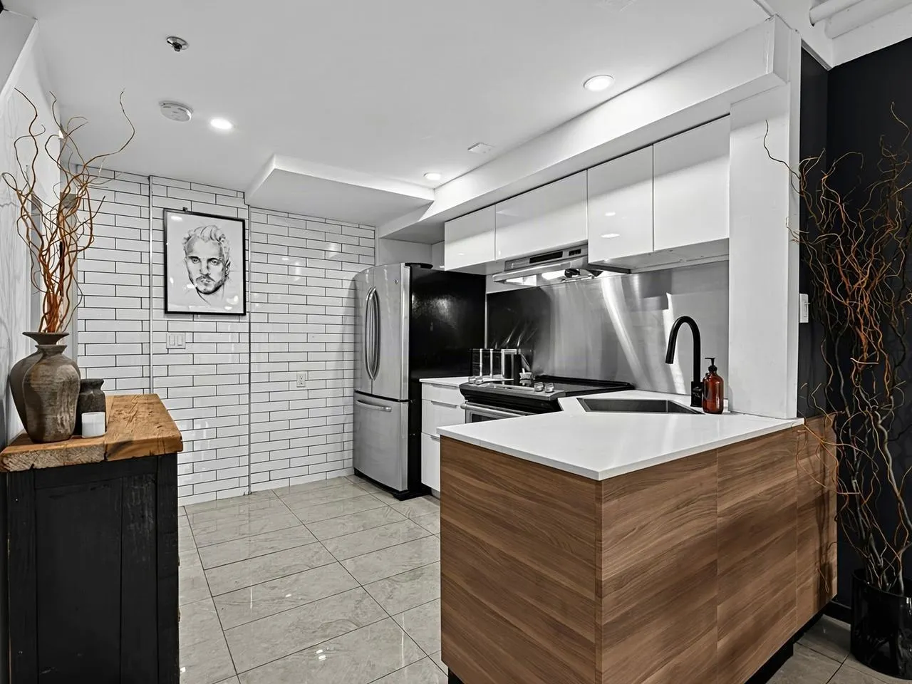 1355 W 4th Avenue #7
