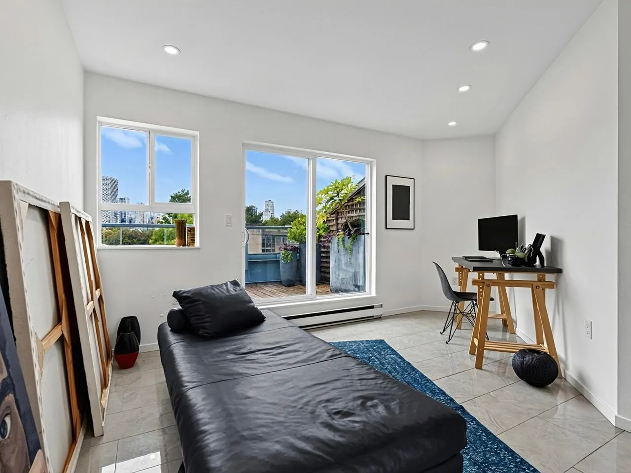 1355 W 4th Avenue #7