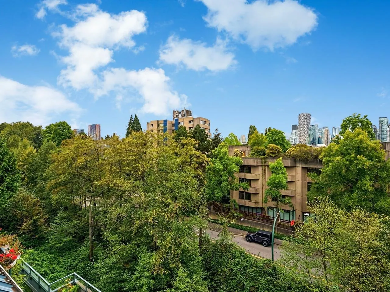 1355 W 4th Avenue #7