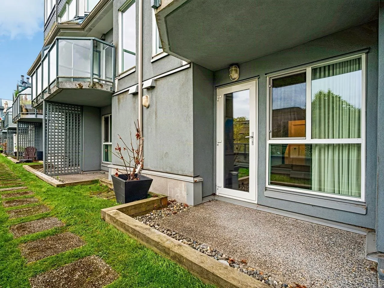 1355 W 4th Avenue #7