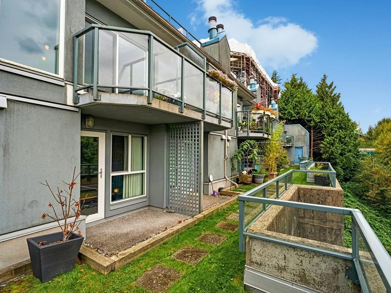 1355 W 4th Avenue #7