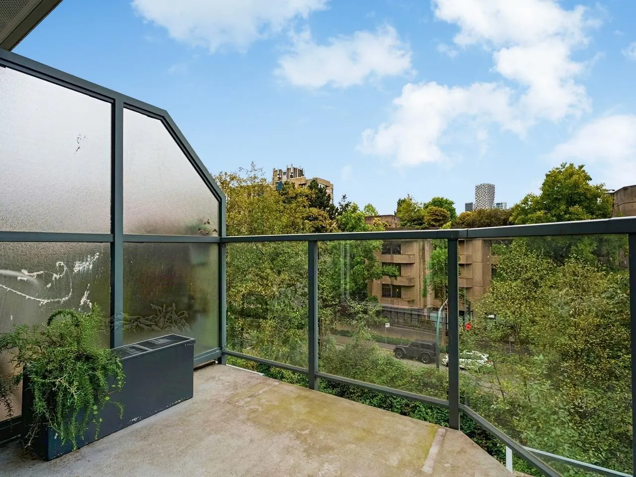 1355 W 4th Avenue #7