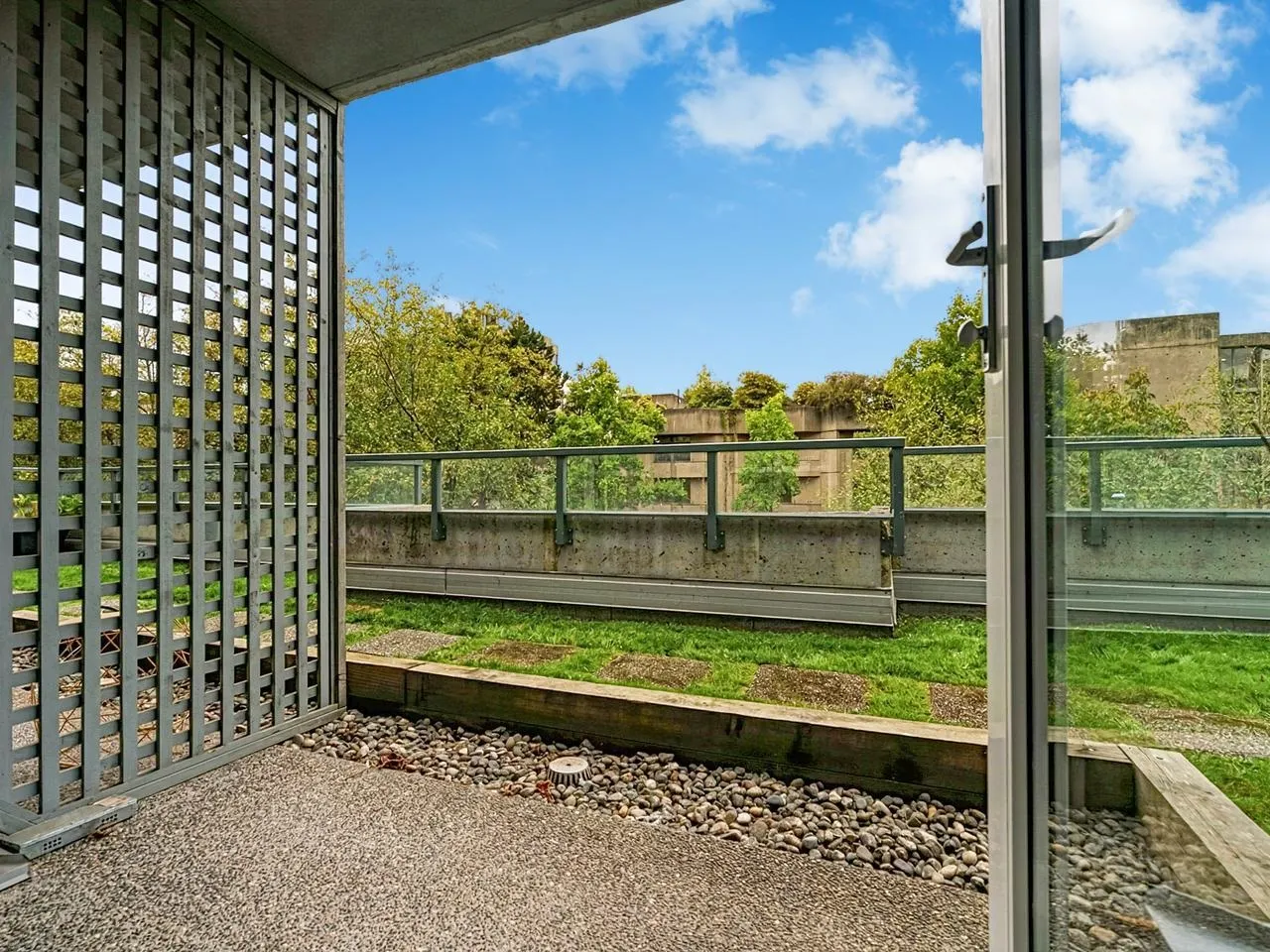 1355 W 4th Avenue #7