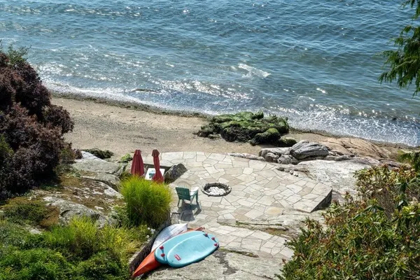 4052 Marine Drive