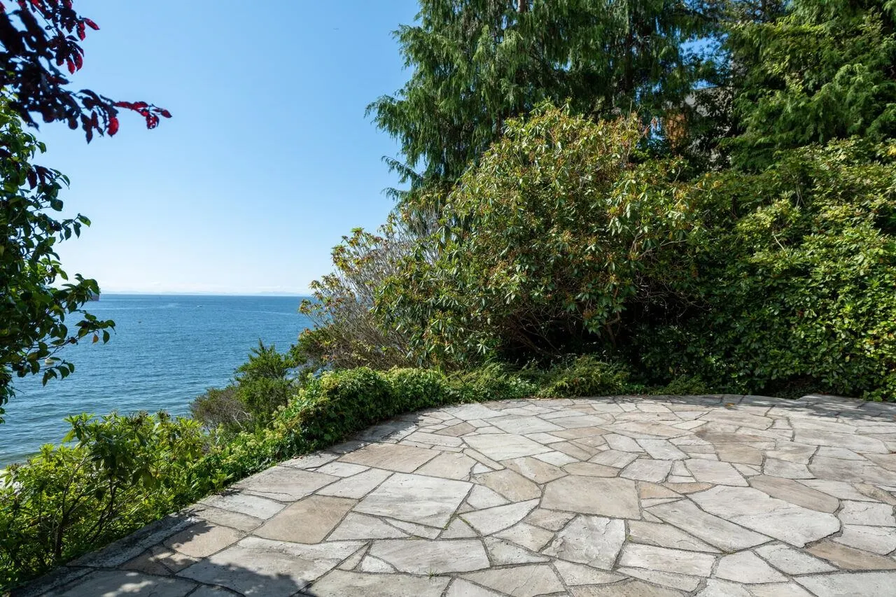 4052 Marine Drive