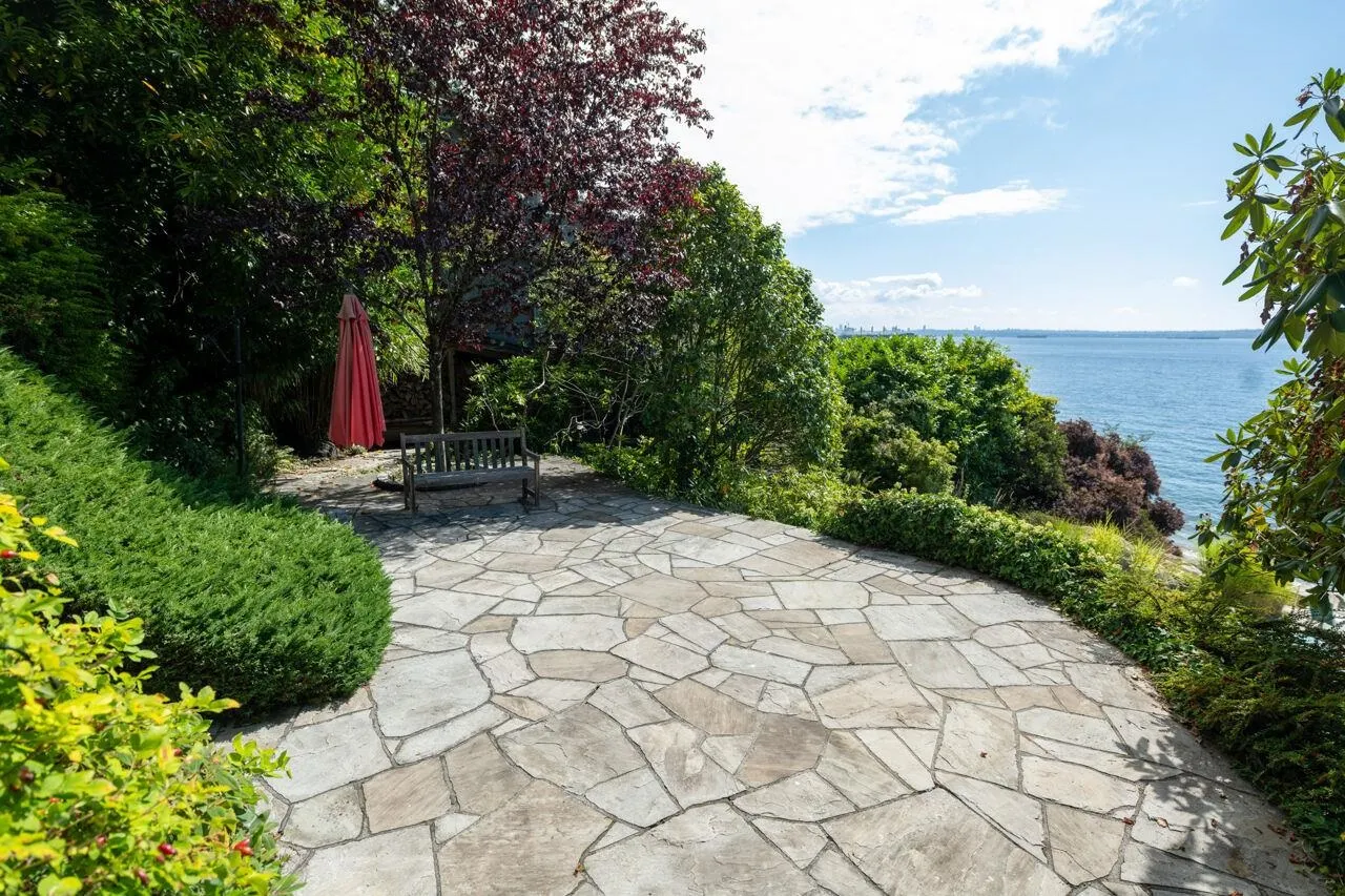 4052 Marine Drive