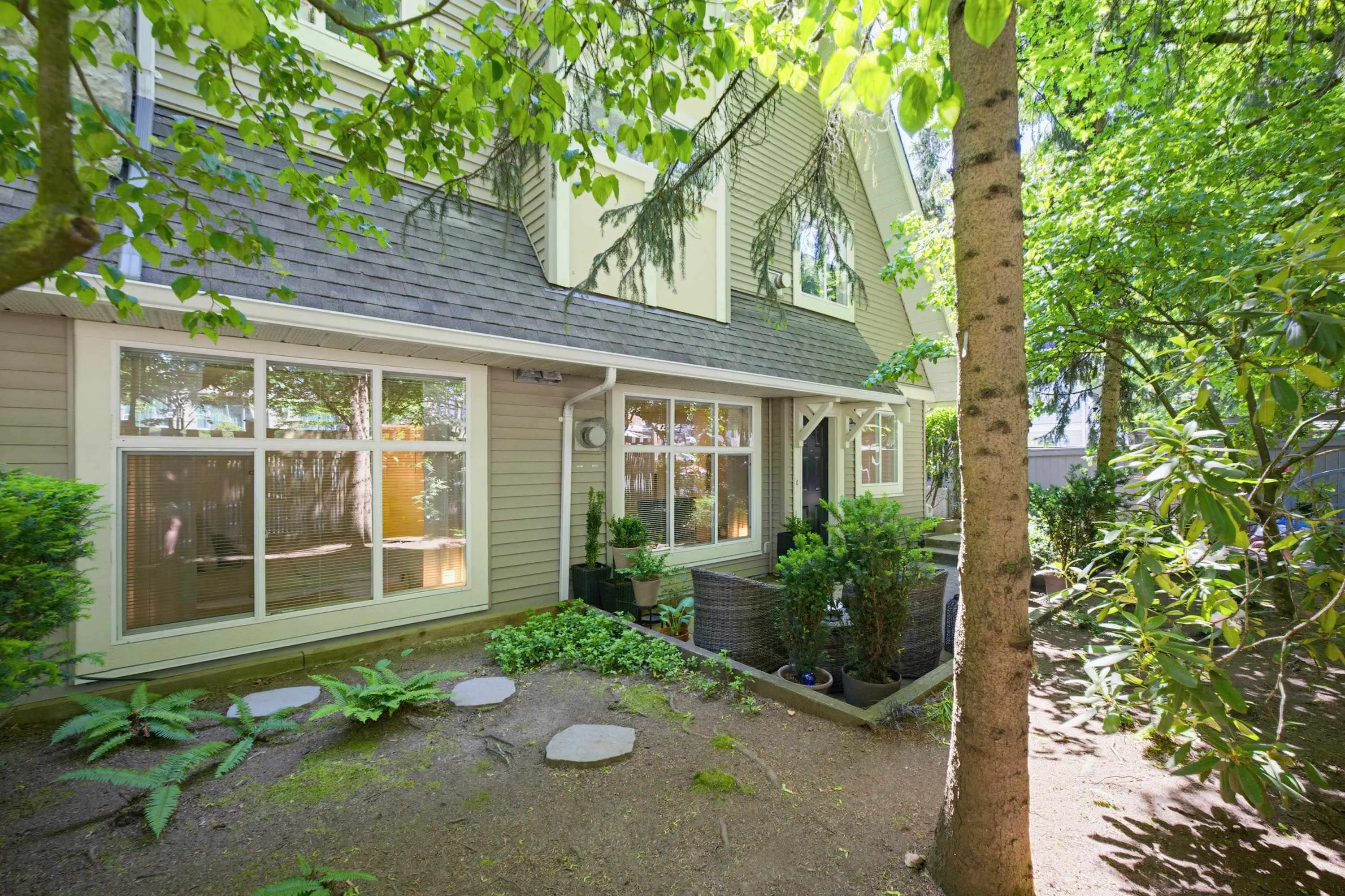 1071 Lynn Valley Road #2