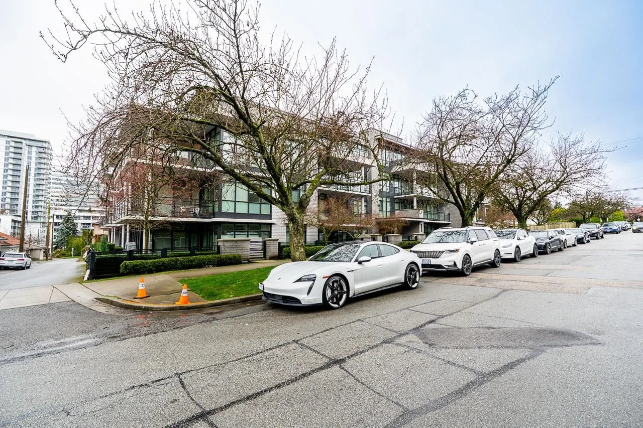 458 W 63rd Avenue #404