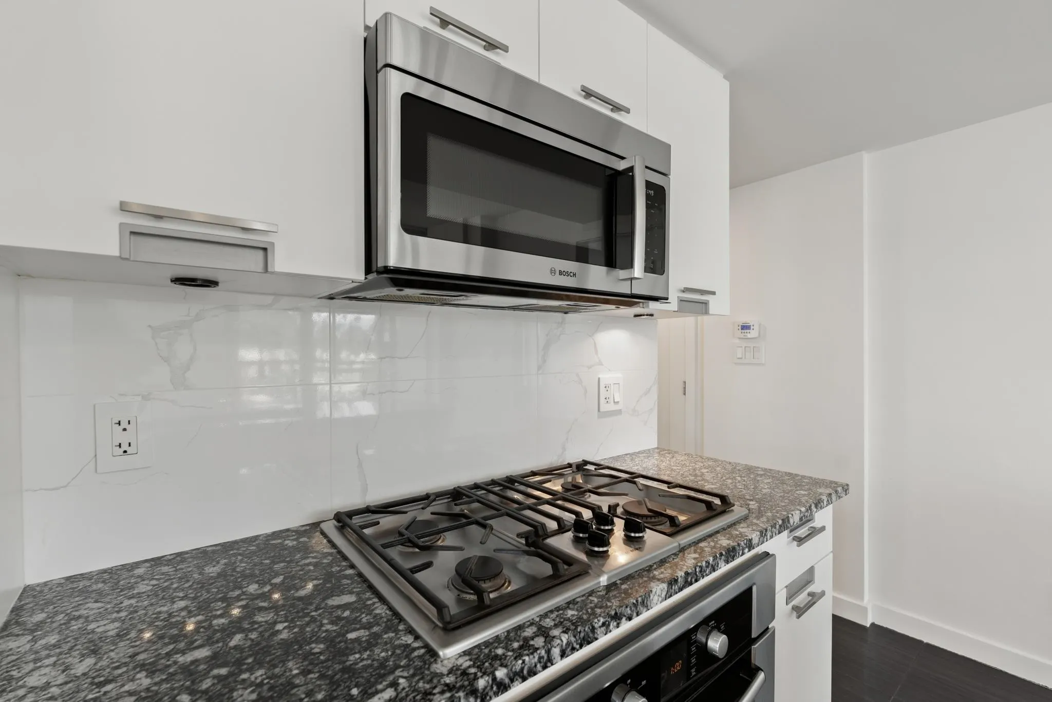 2080 West Broadway Street #569