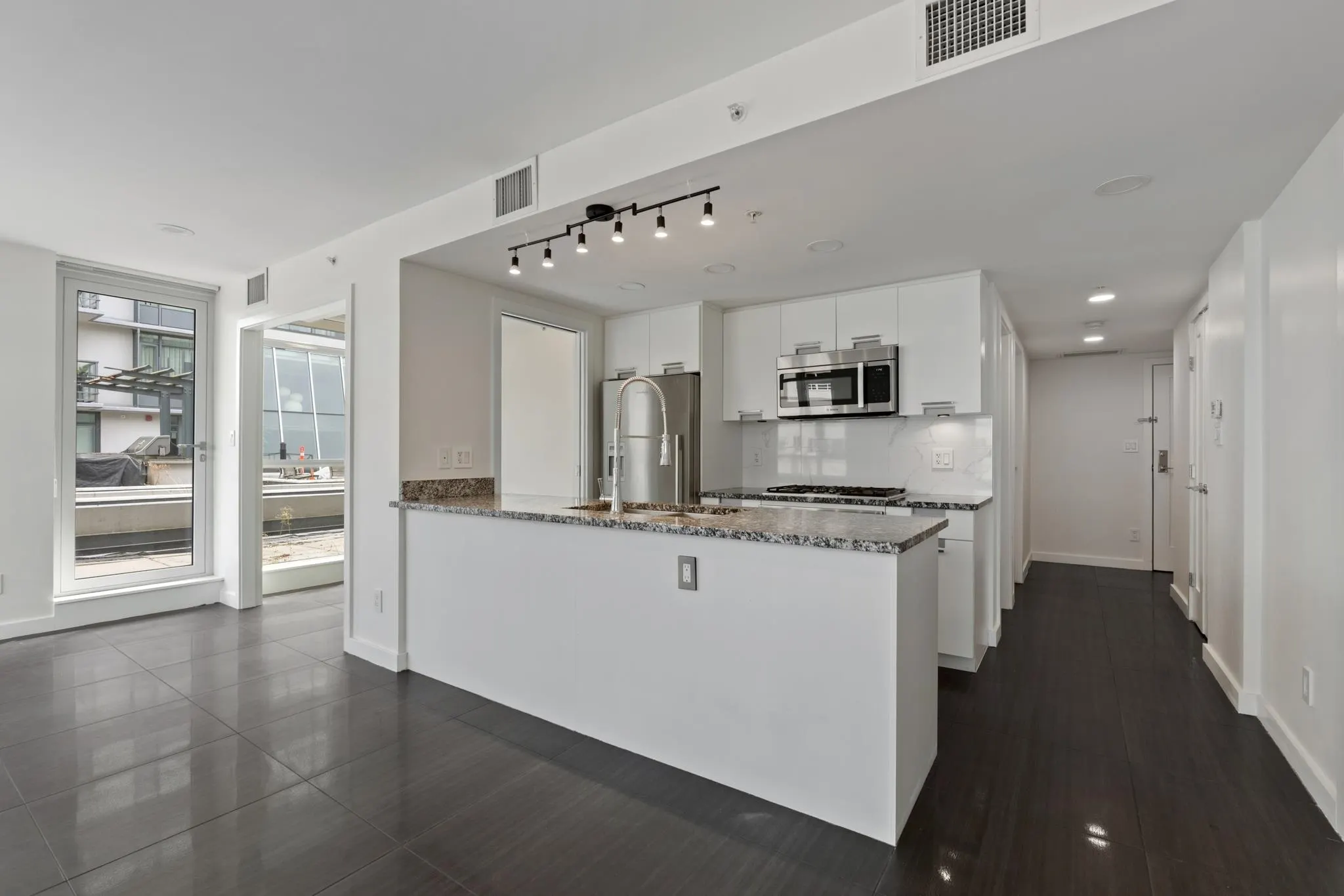 2080 West Broadway Street #569