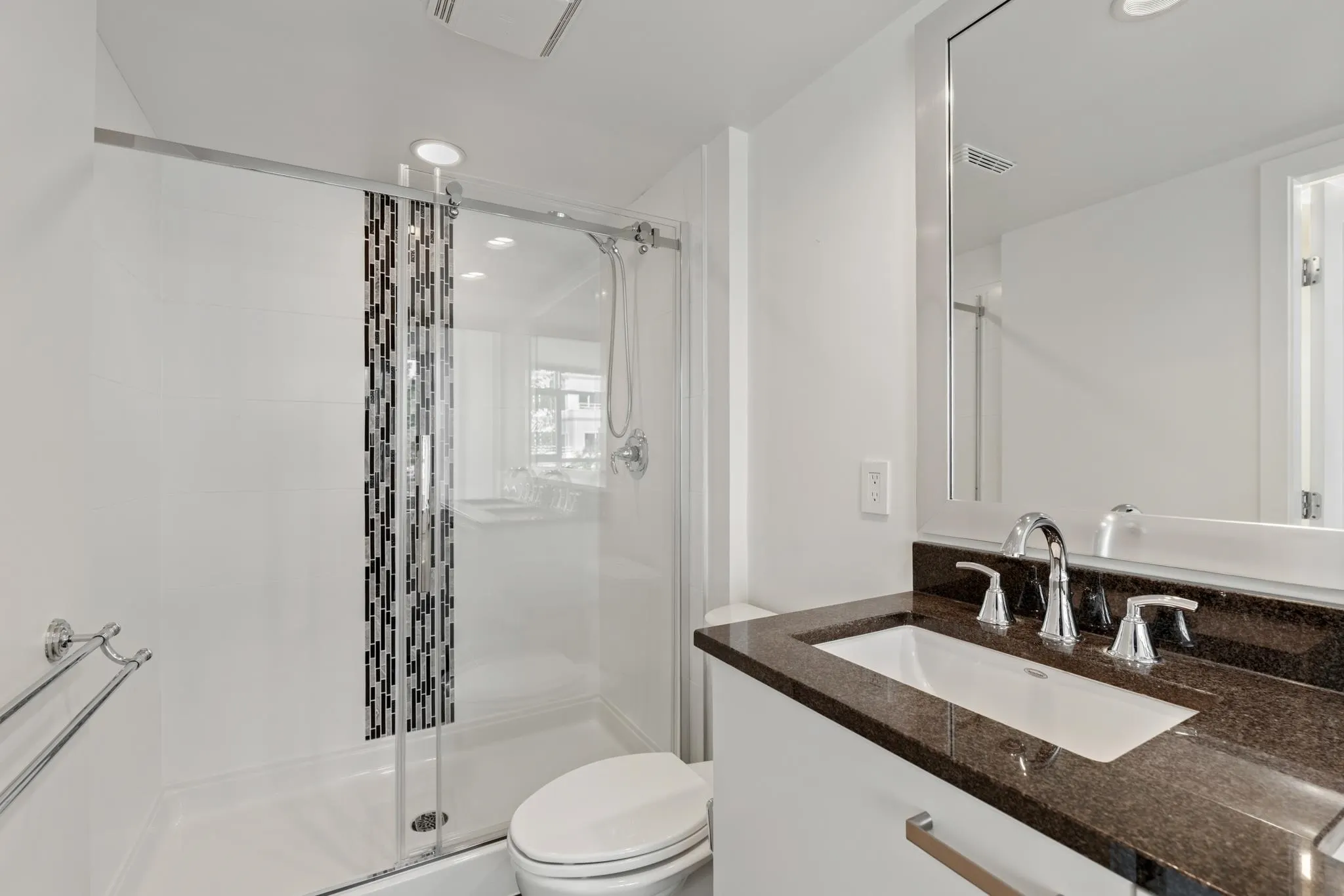 2080 West Broadway Street #569