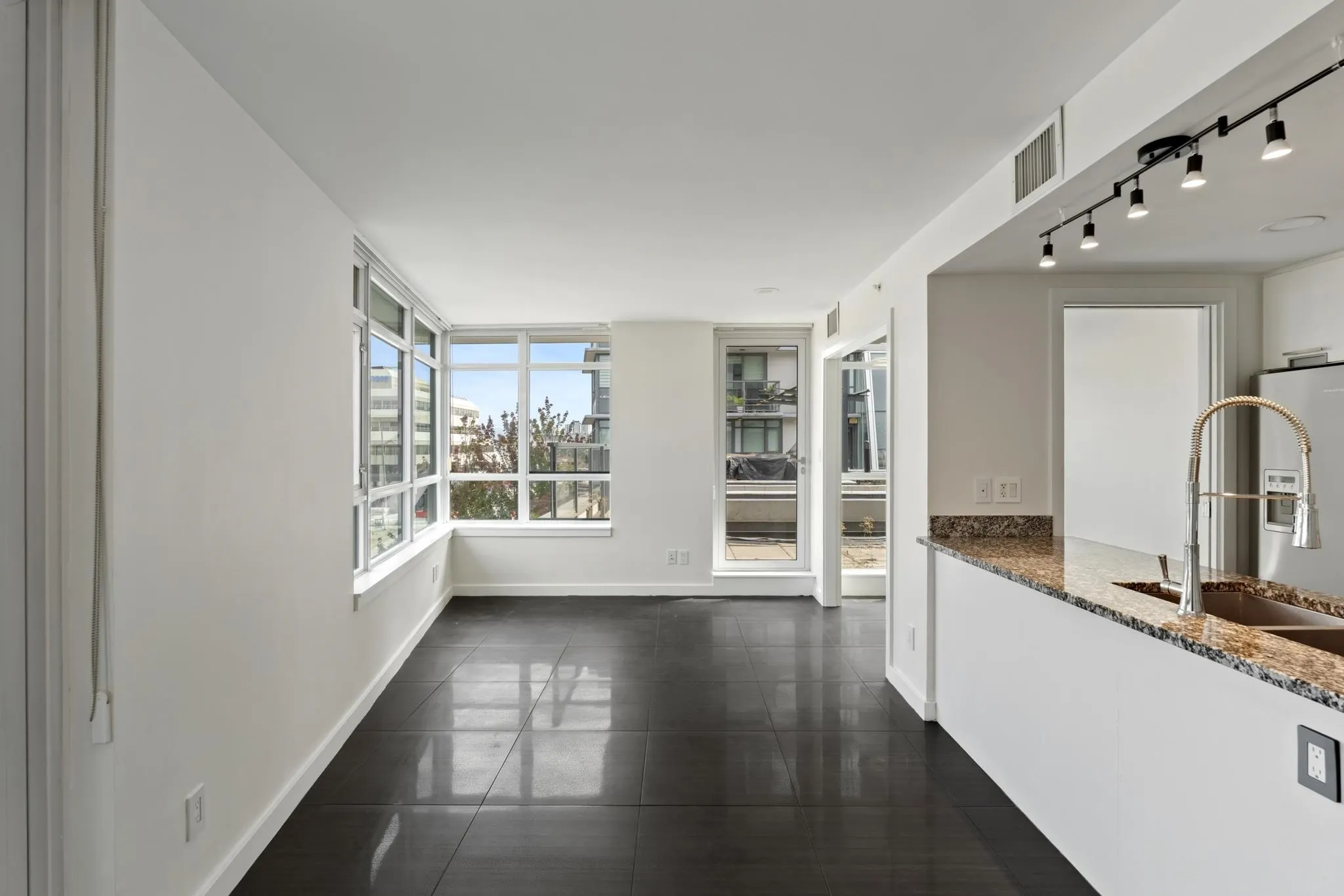 2080 West Broadway Street #569