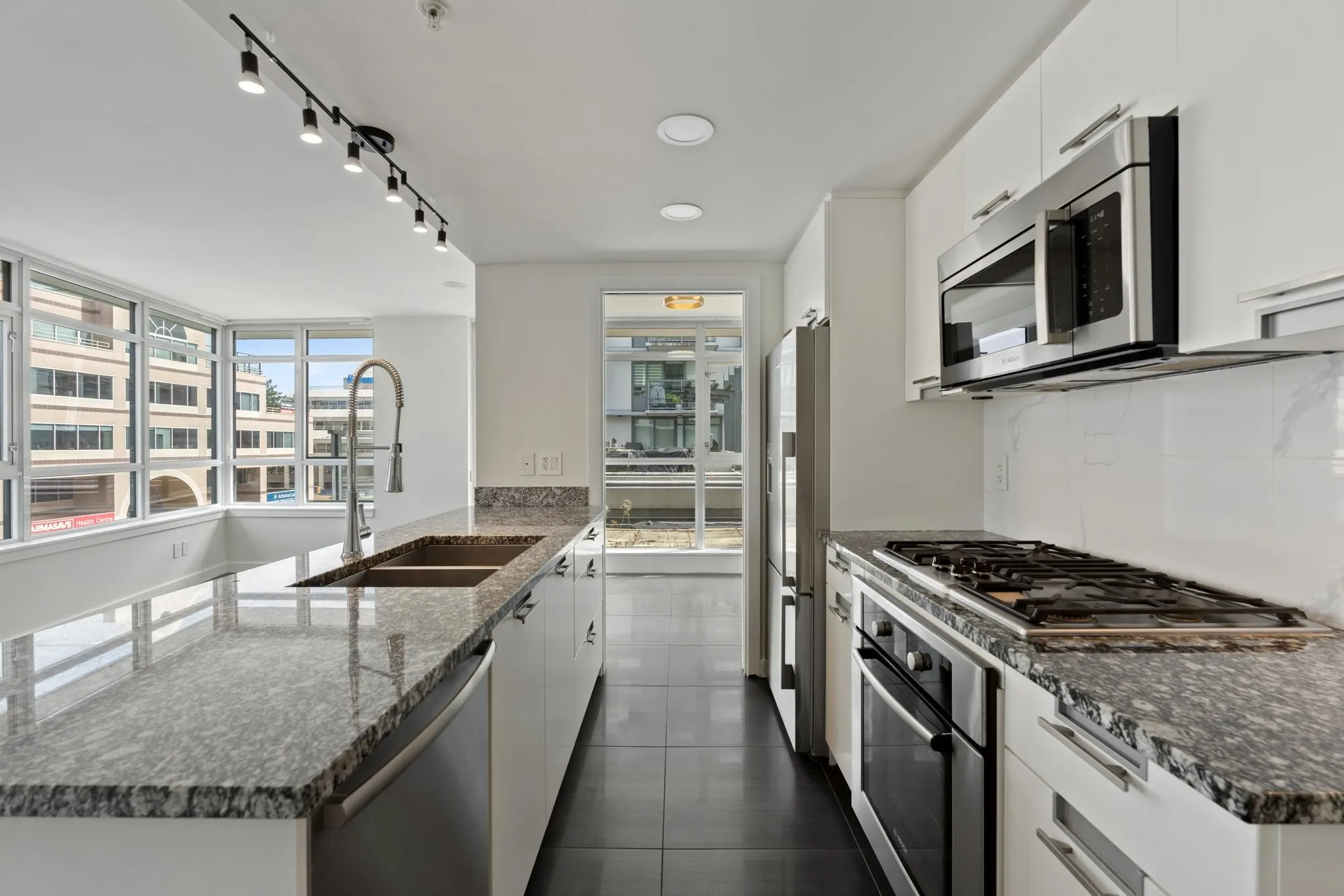 2080 West Broadway Street #569