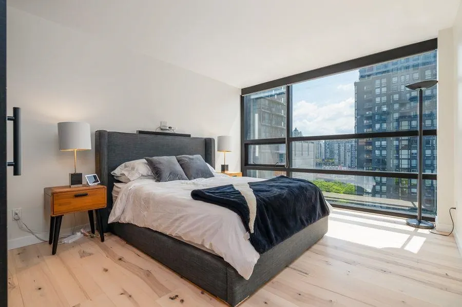 1050 Burrard Street #710