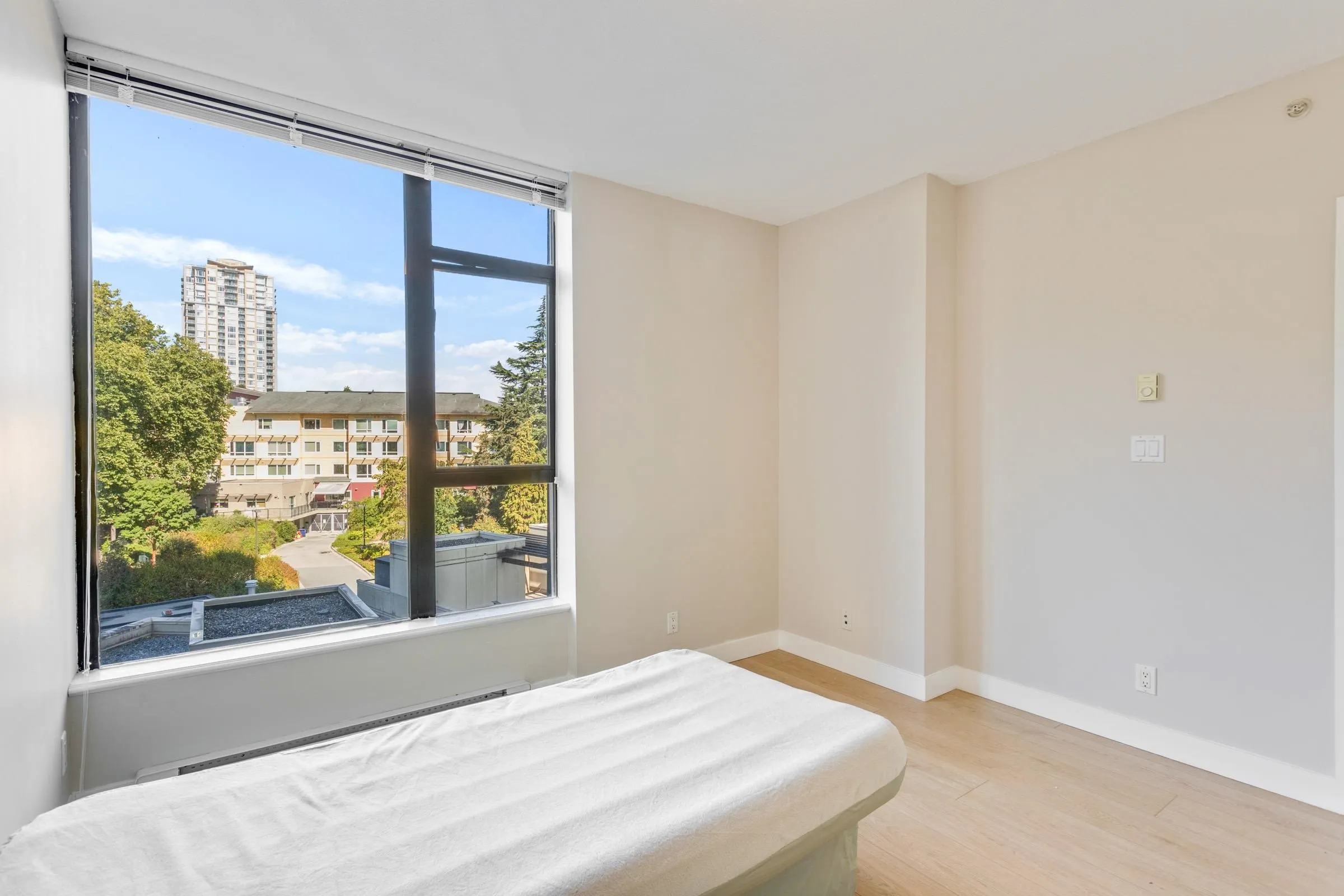 11 E Royal Avenue #605