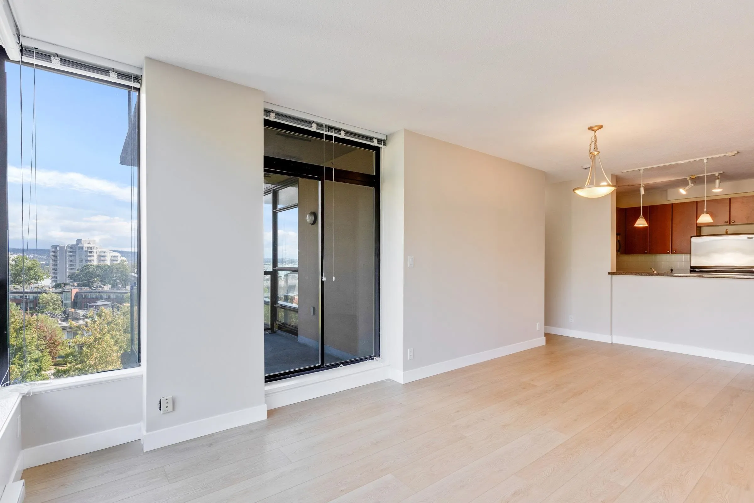 11 E Royal Avenue #605
