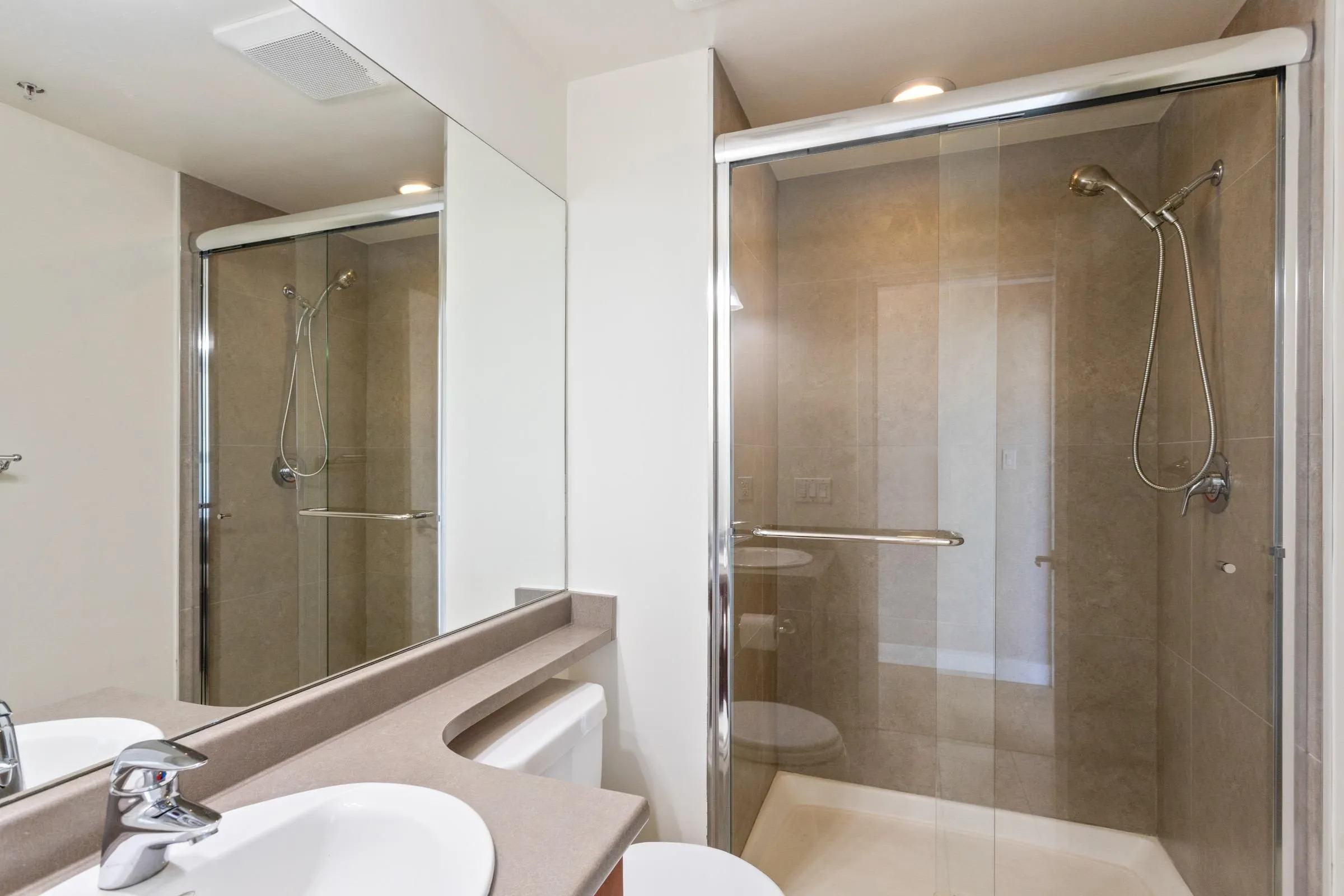 11 E Royal Avenue #605