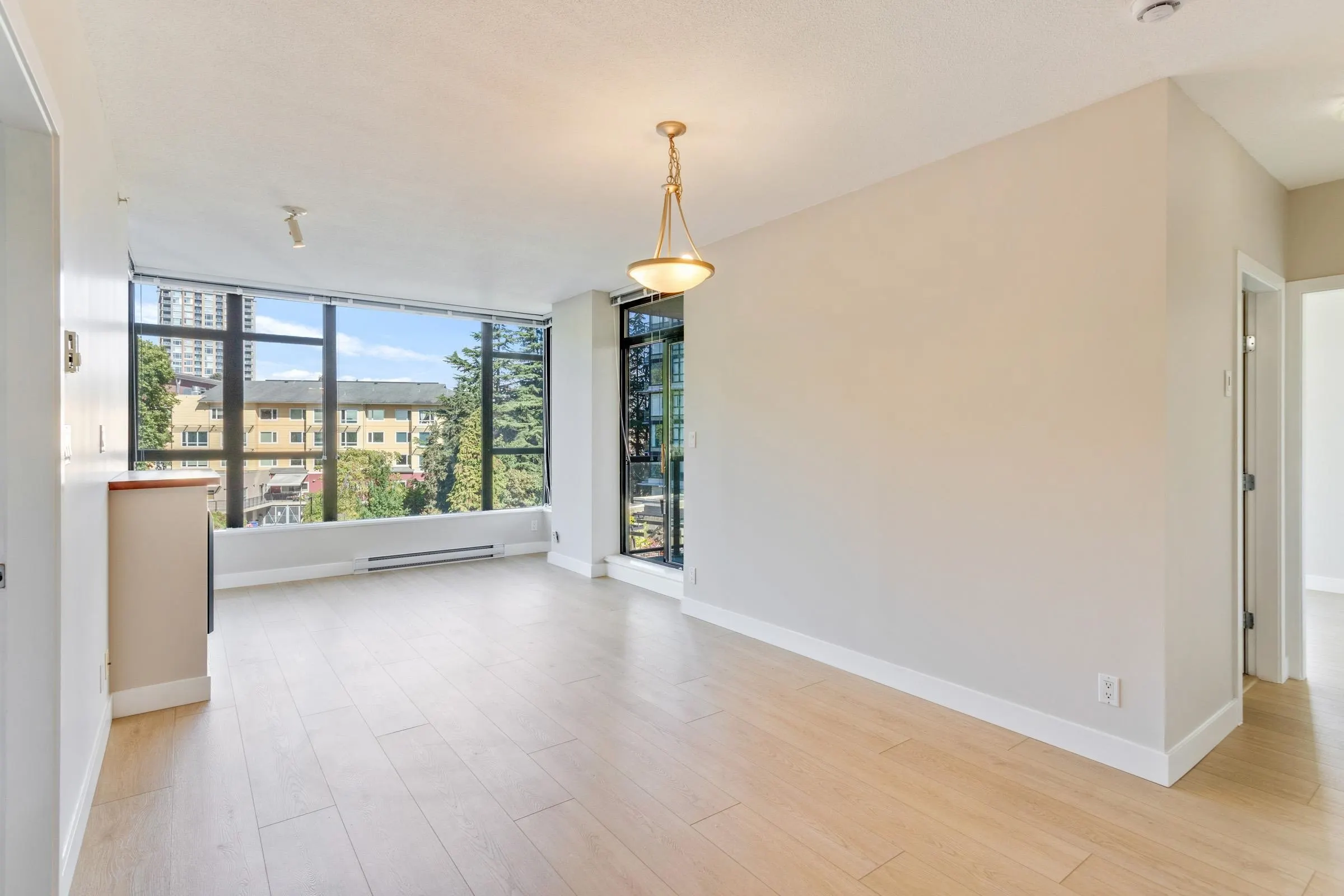 11 E Royal Avenue #605