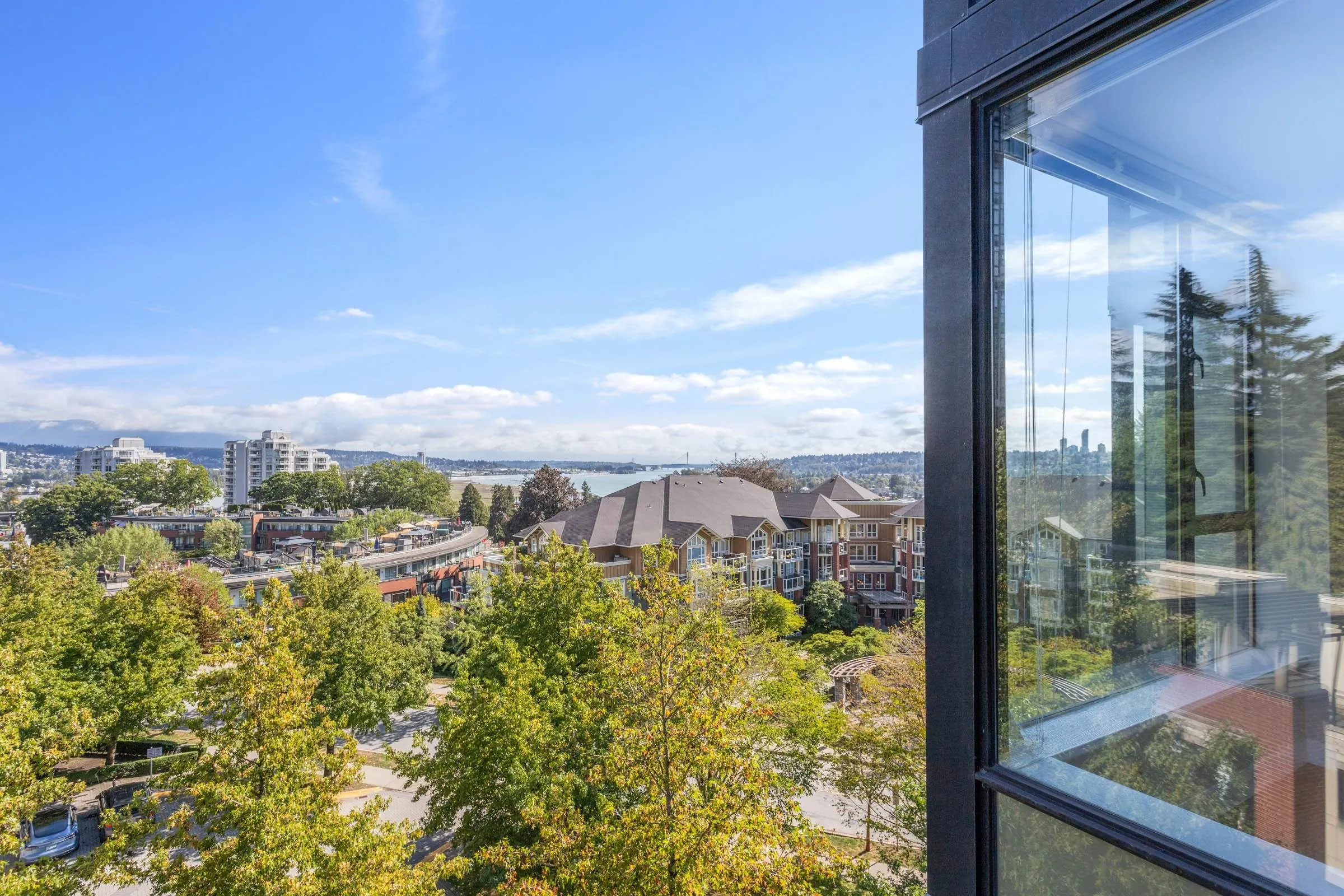 11 E Royal Avenue #605