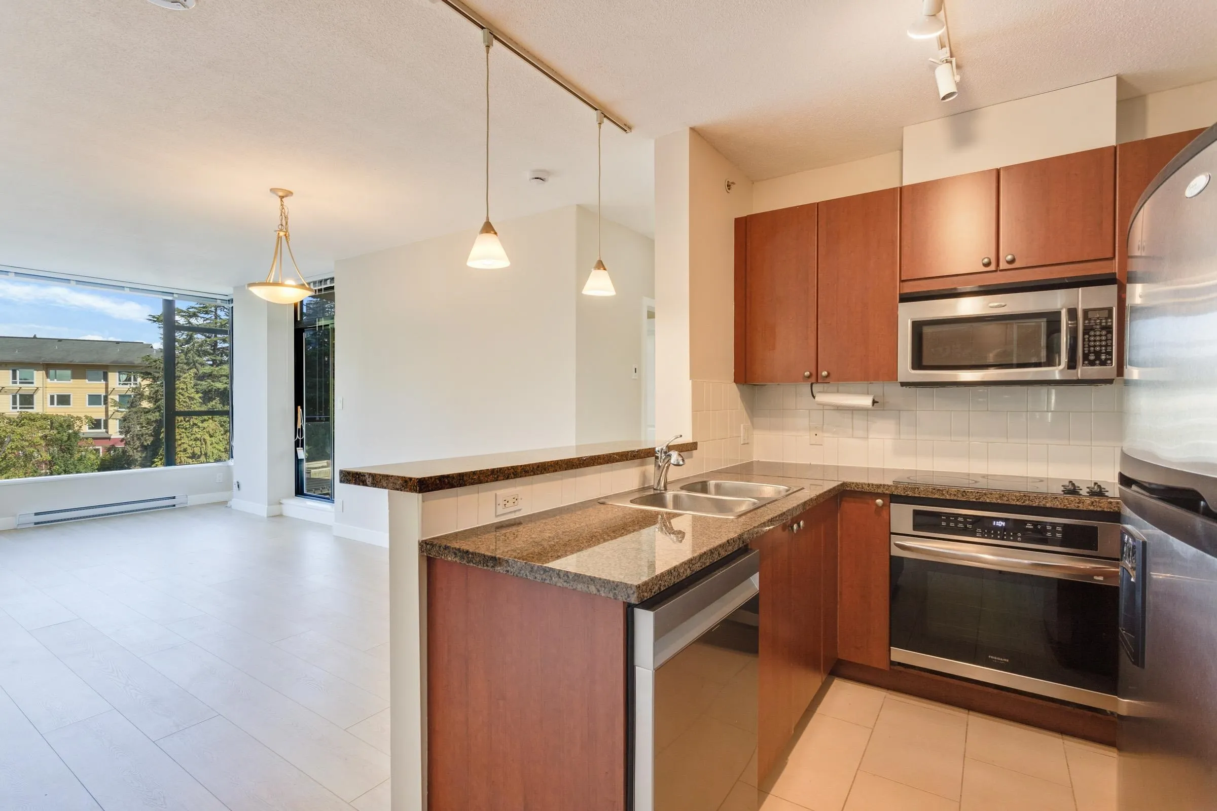 11 E Royal Avenue #605