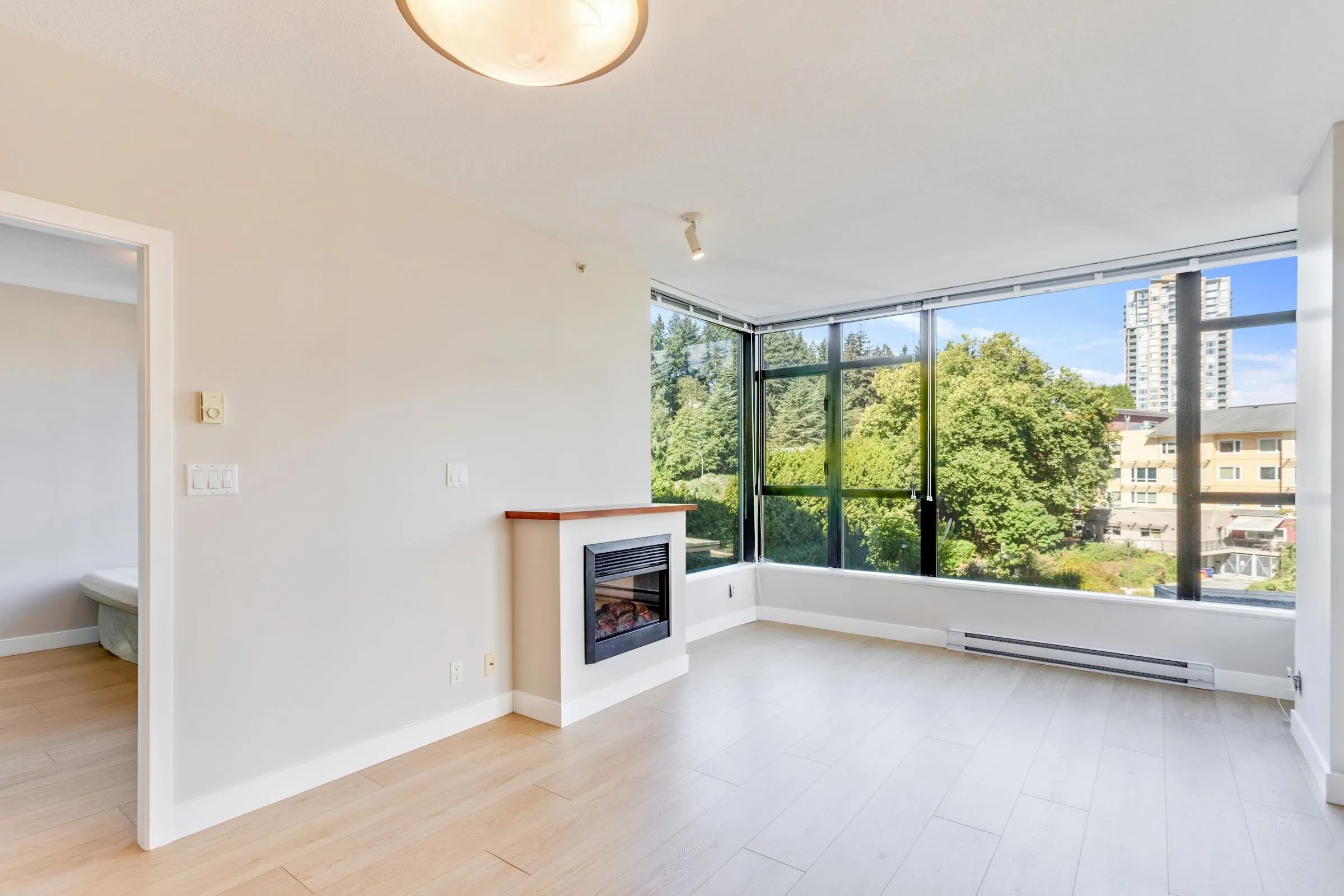 11 E Royal Avenue #605