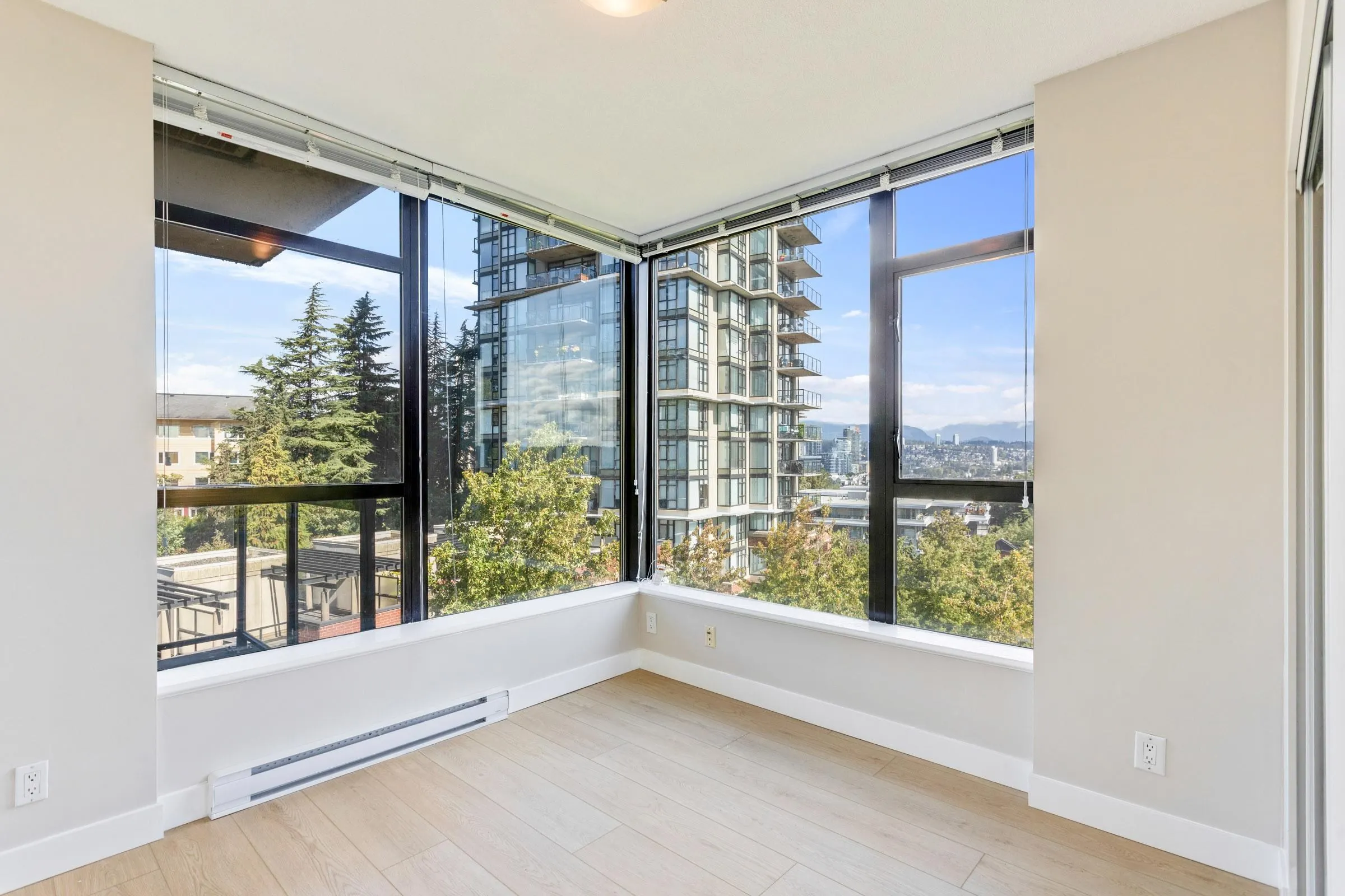 11 E Royal Avenue #605