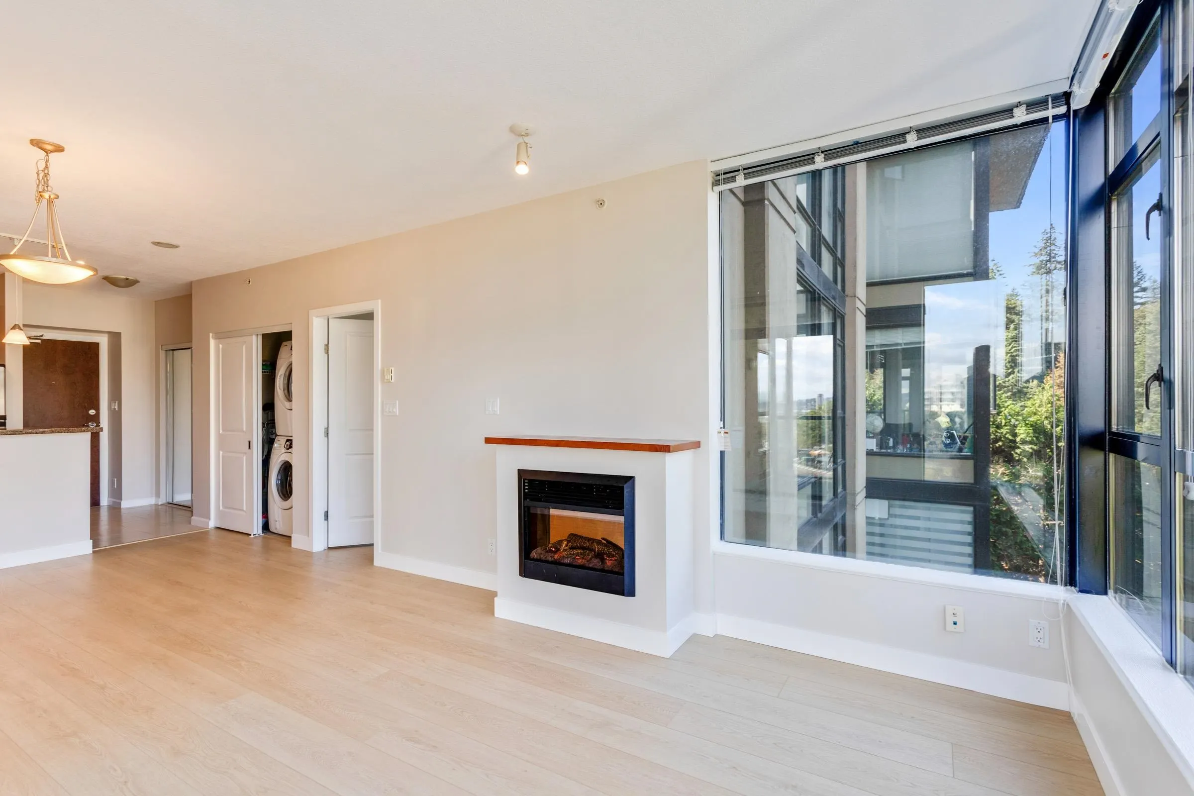 11 E Royal Avenue #605