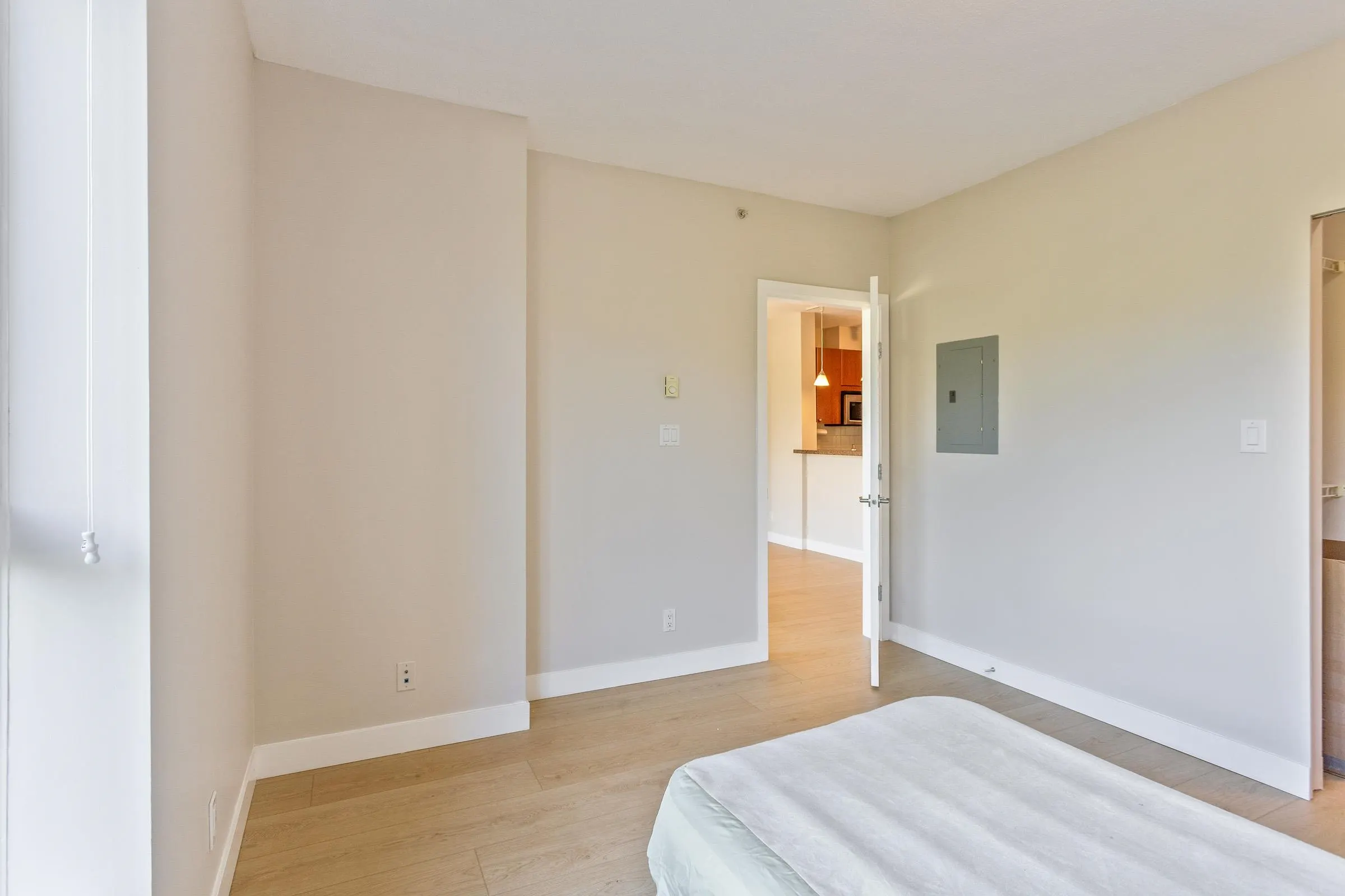 11 E Royal Avenue #605