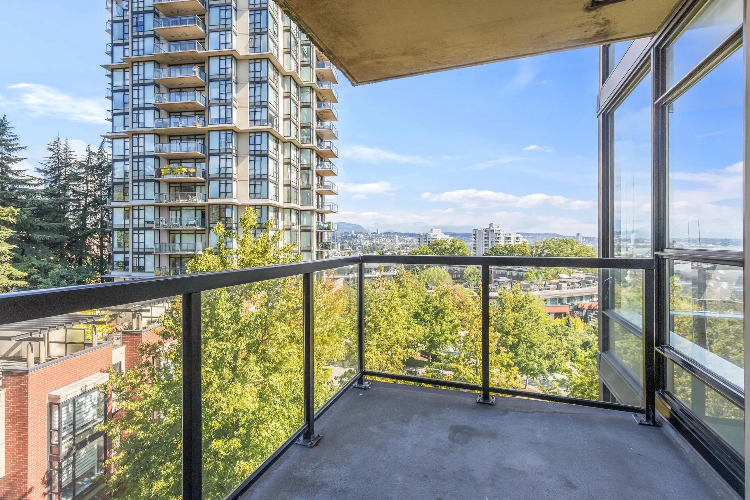 11 E Royal Avenue #605