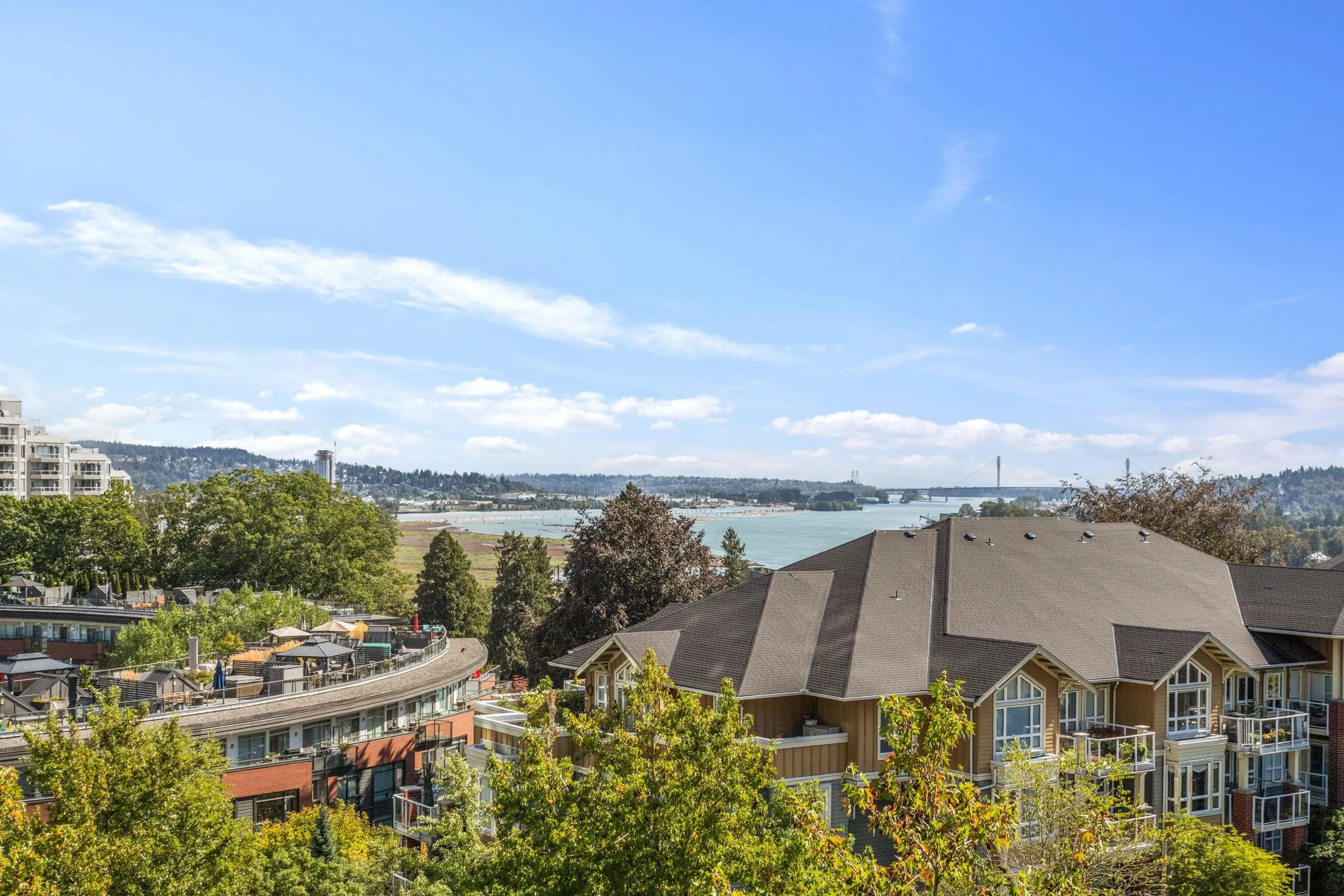 11 E Royal Avenue #605