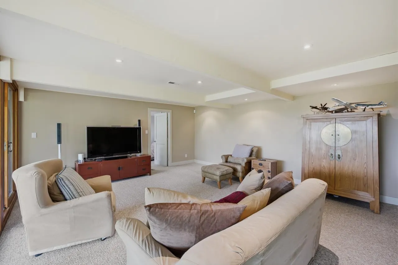 820 Younette Drive