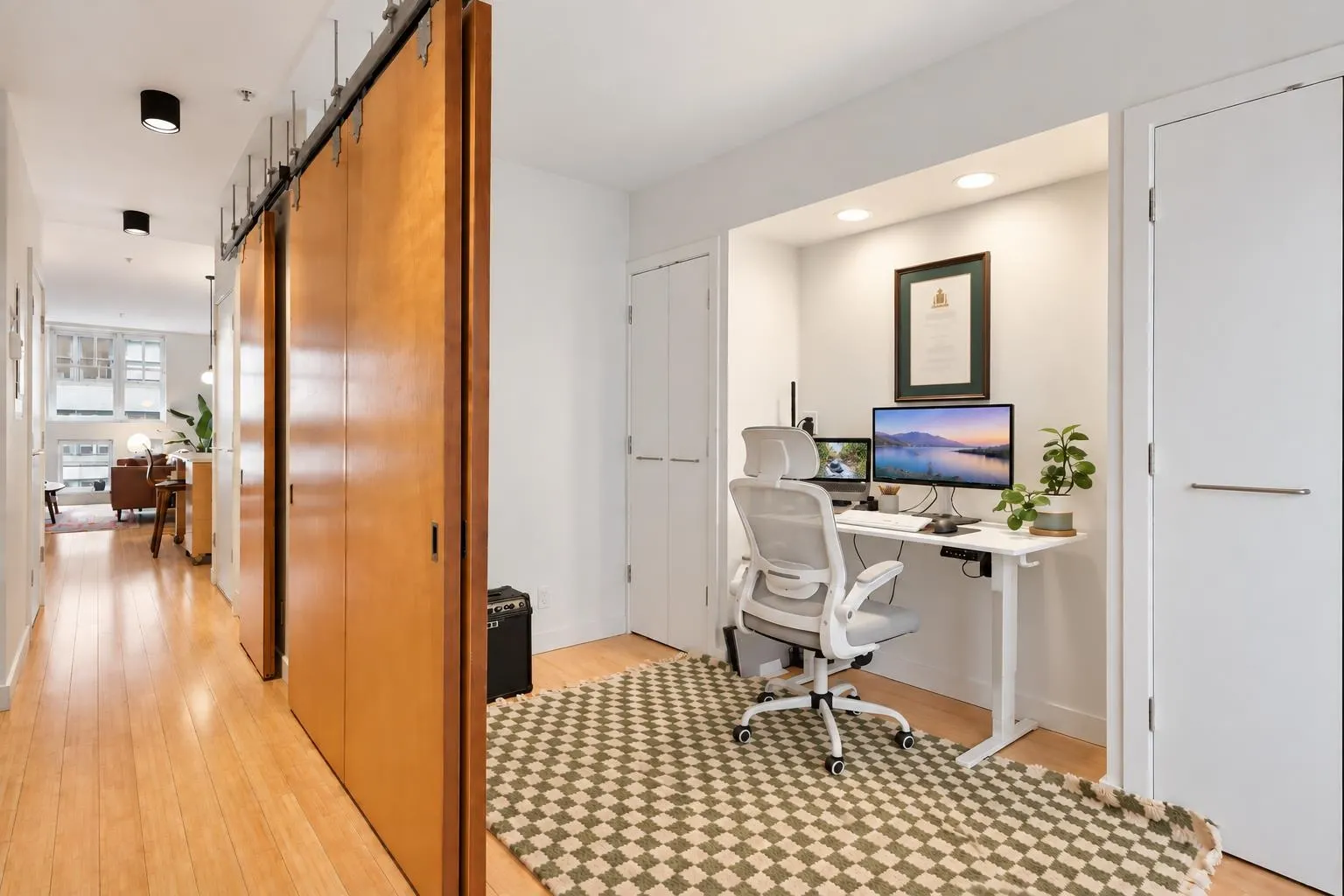 1072 Hamilton Street #401