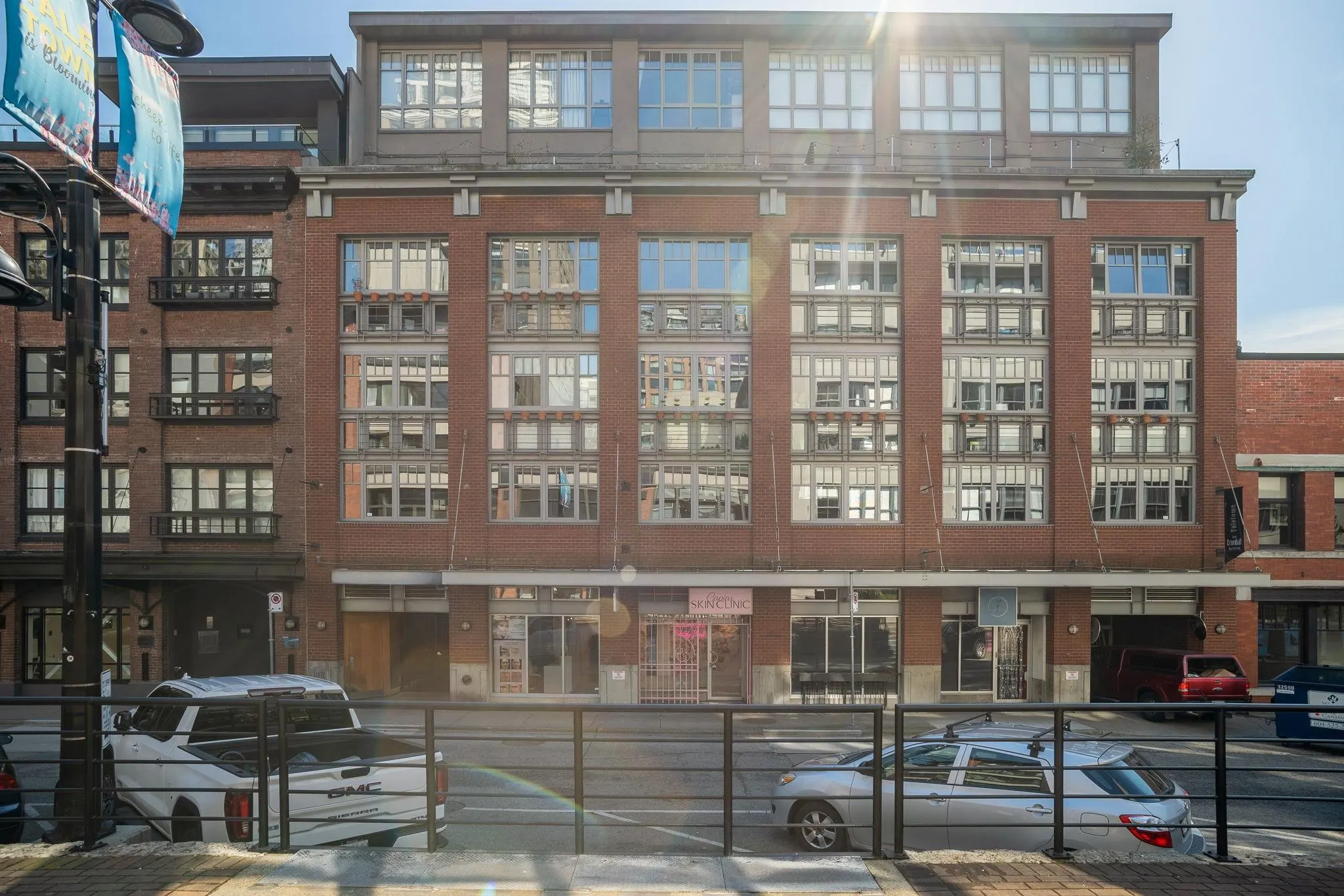 1072 Hamilton Street #401