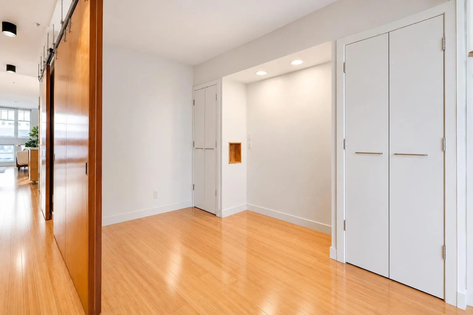 1072 Hamilton Street #401