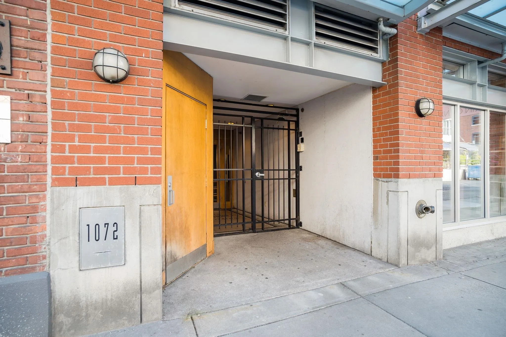 1072 Hamilton Street #401