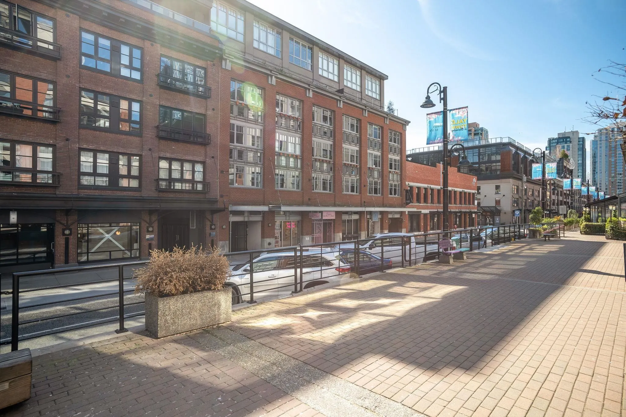 1072 Hamilton Street #401