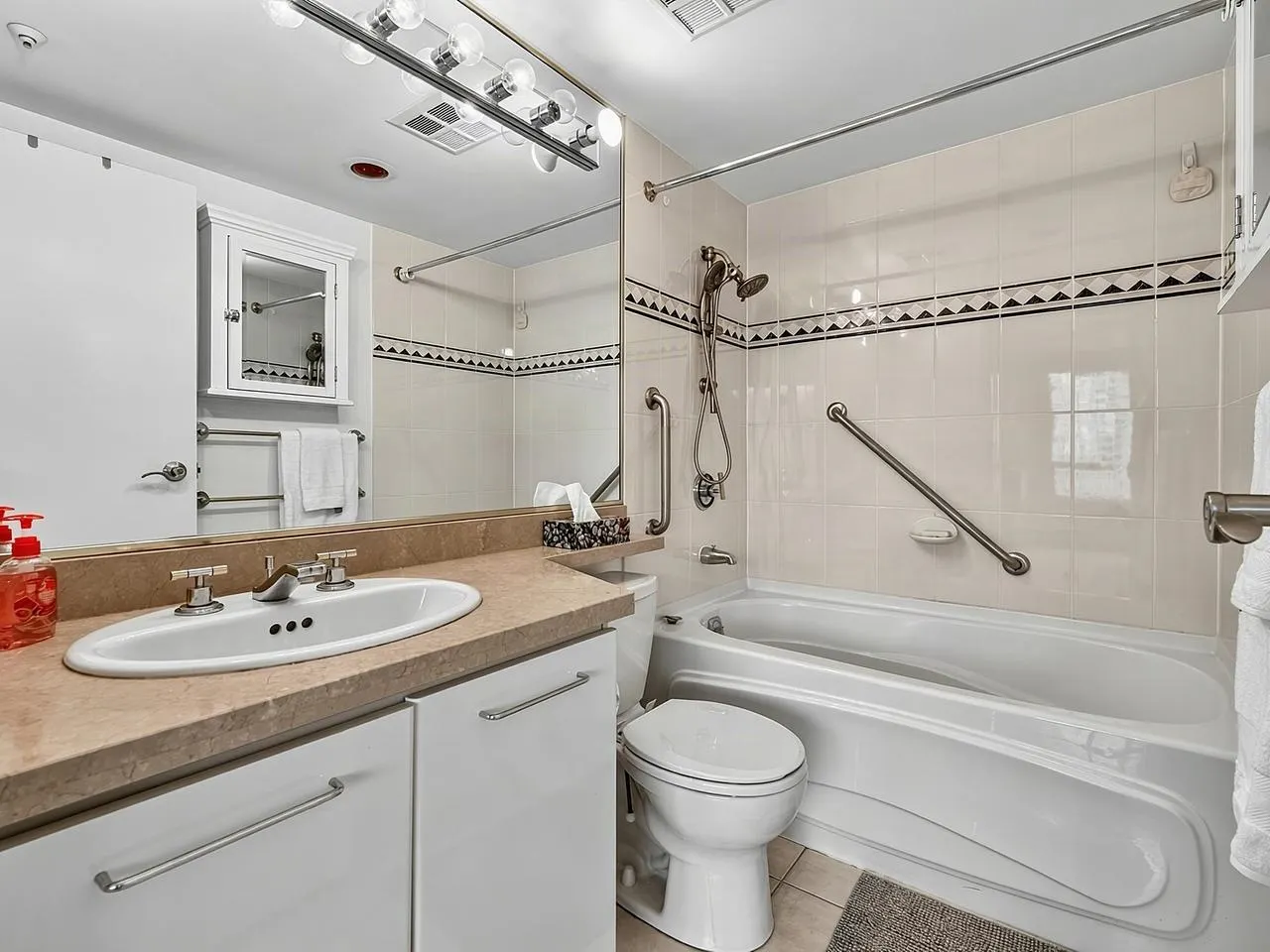 139 Drake Street #16D