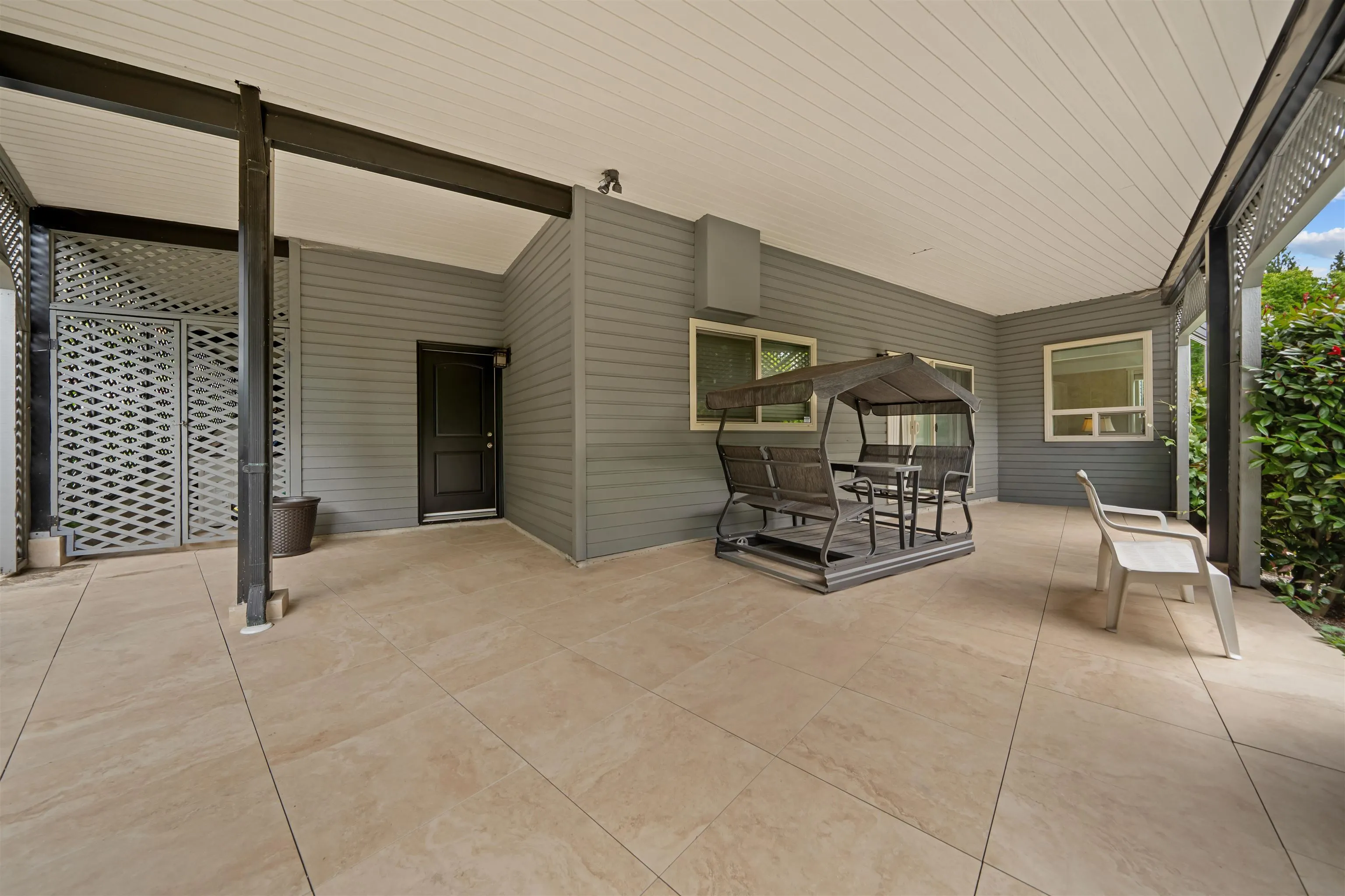 11 Elsdon Bay