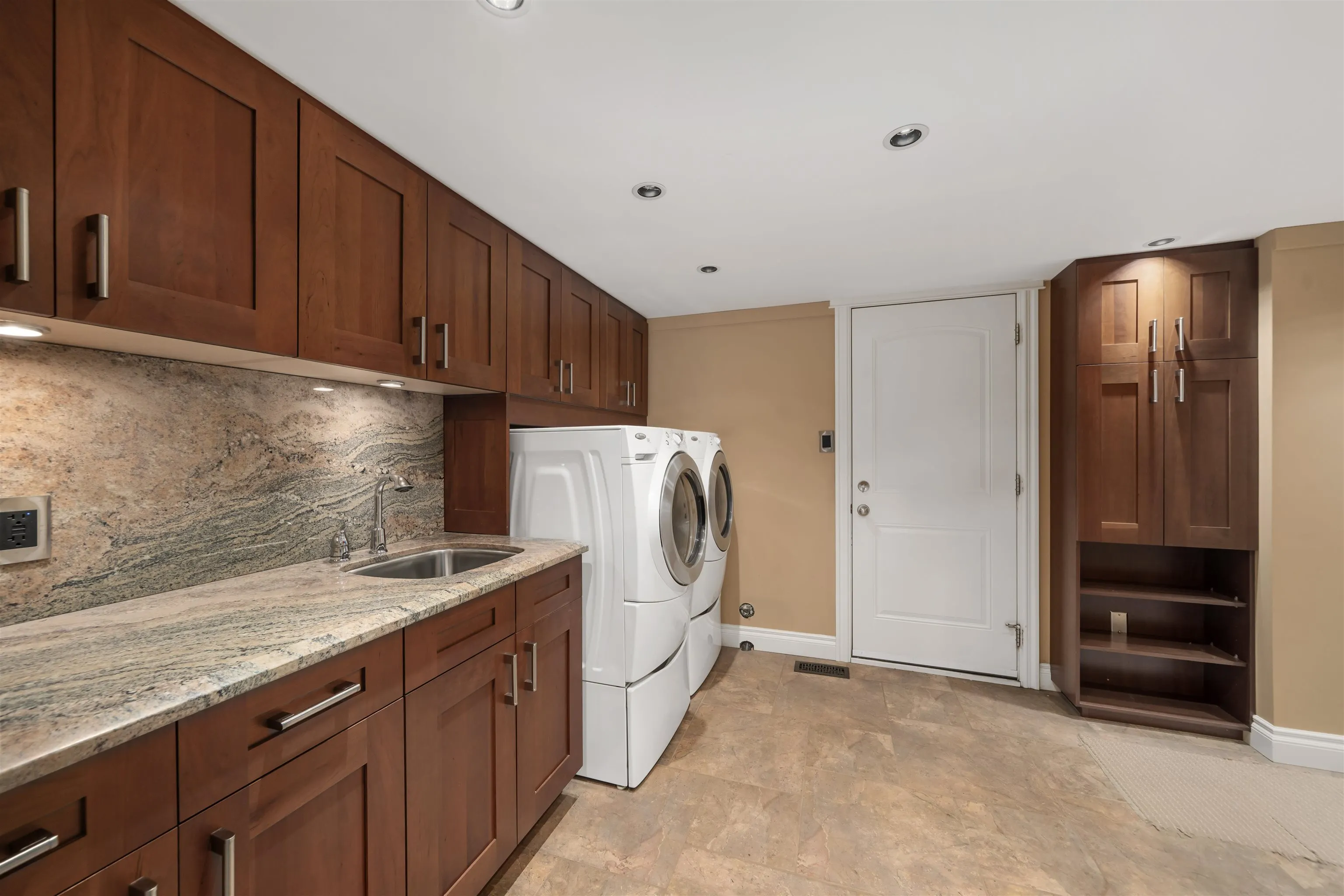 11 Elsdon Bay